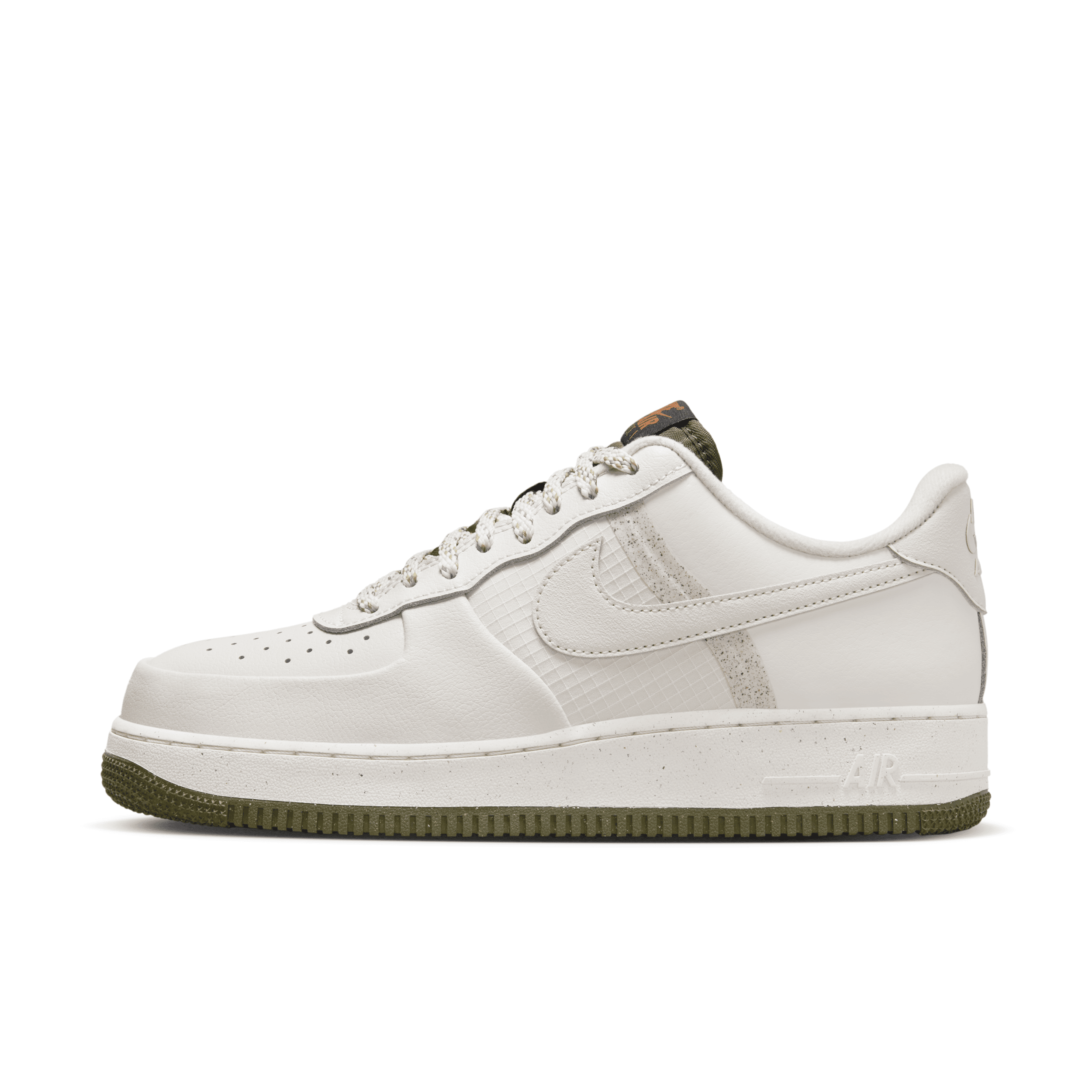 Nike Air Force 1 '07 LV8 in Off White Mix
