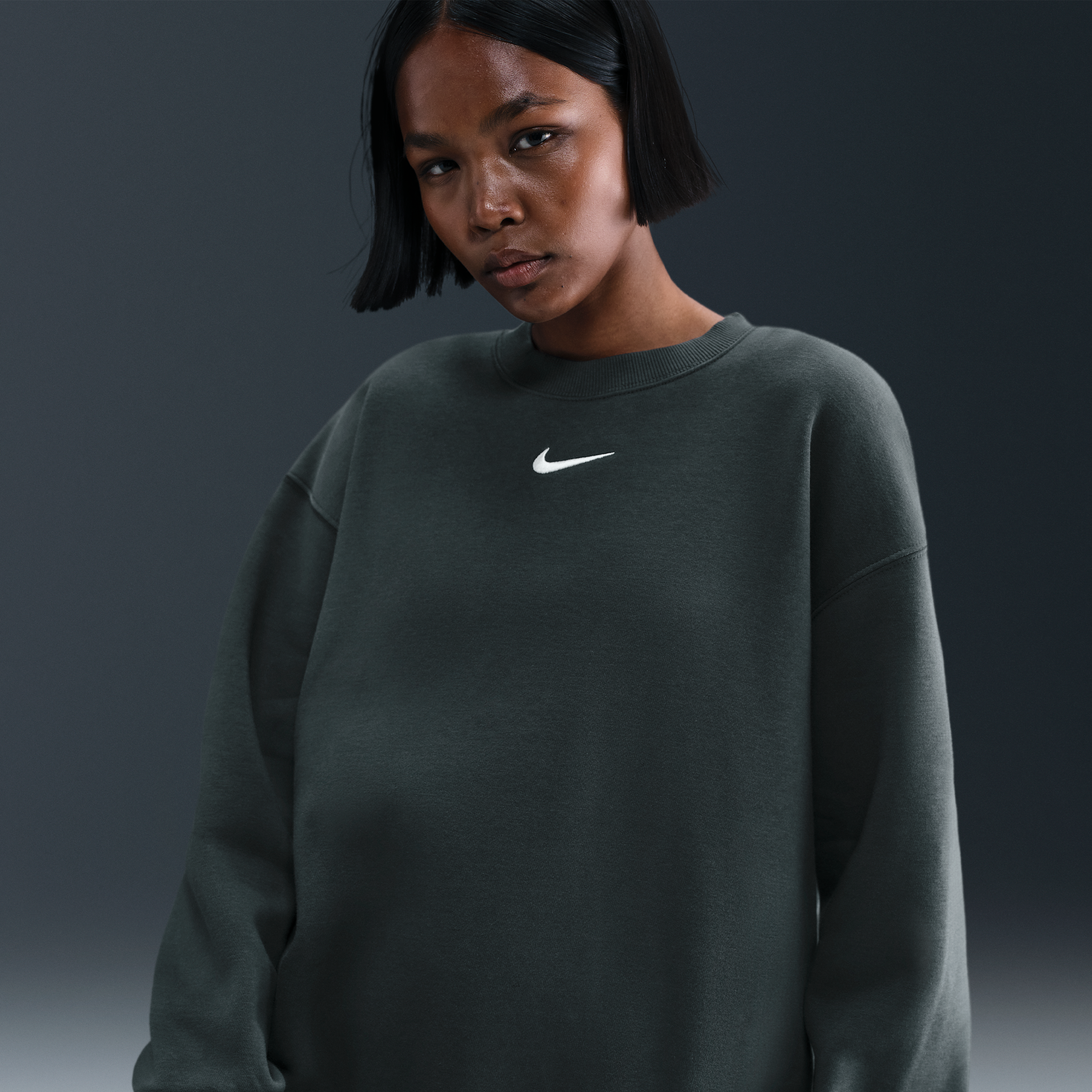 Nike Women's  Sportswear Phoenix Fleece Oversized Crew-neck Sweatshirt In Green