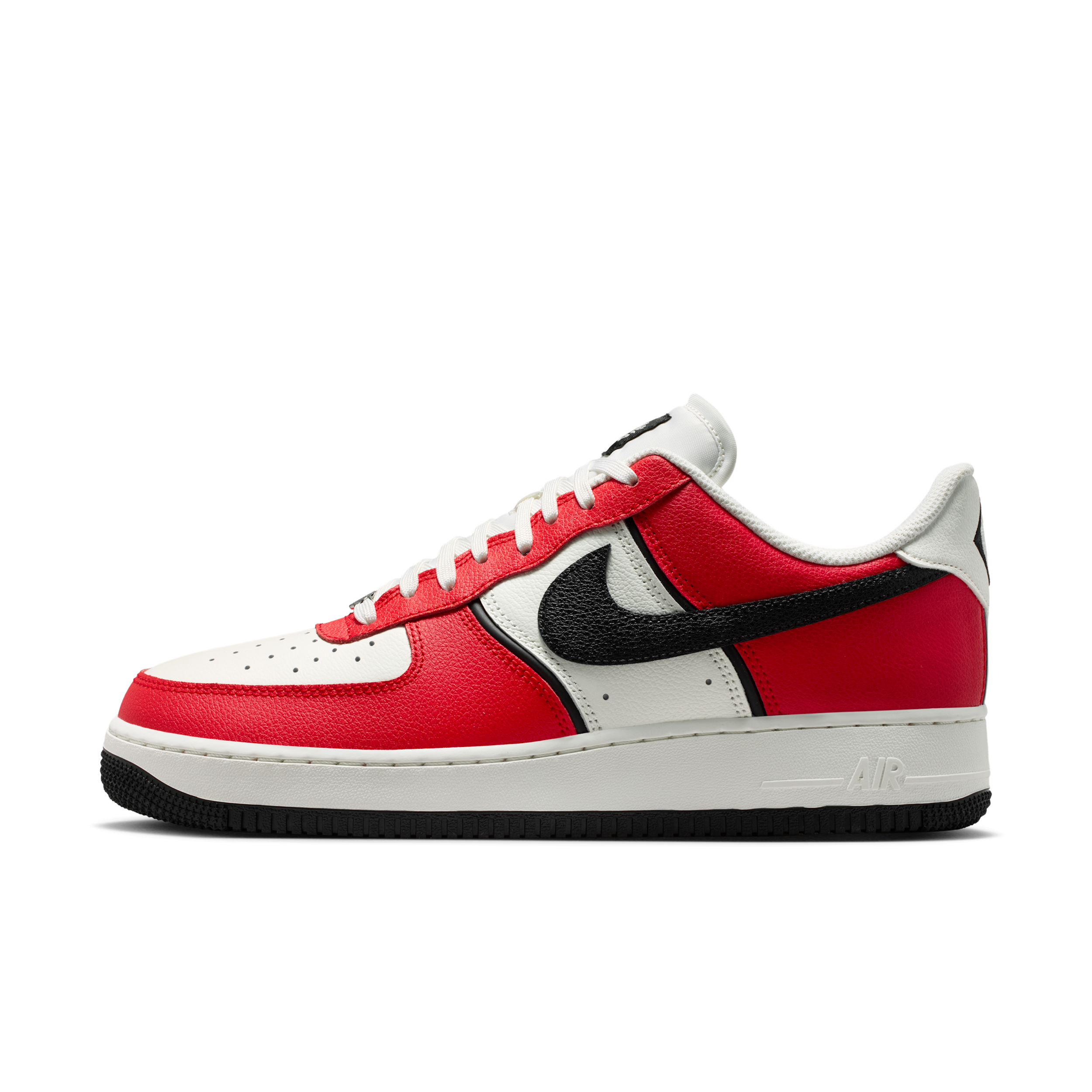 Nike Men's Air Force 1 '07 LV Shoes in Red | IM5752-600
