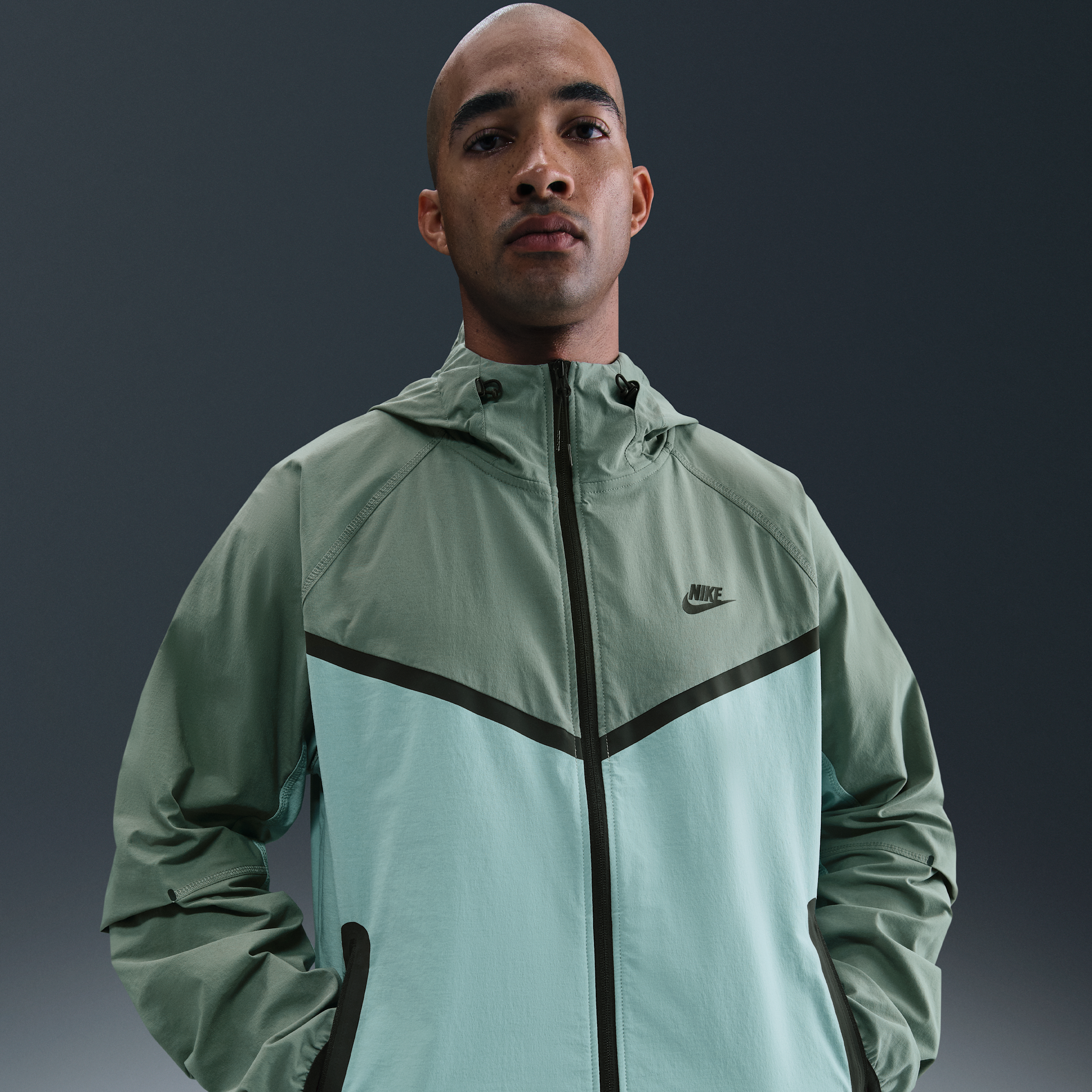 Nike Men's Tech Woven Jacket in Green | HM7151-018
