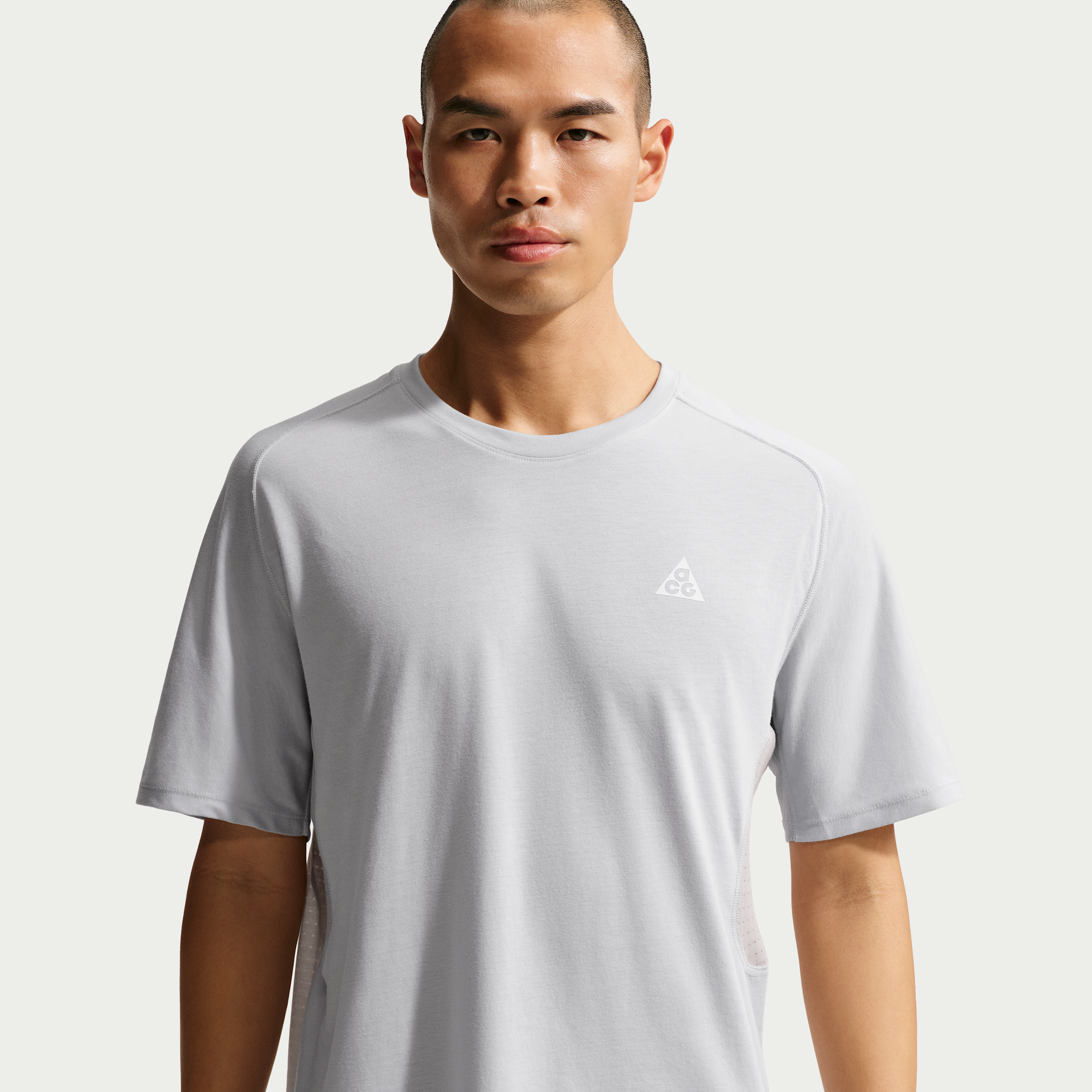 Men's Nike ACG Solar Chase Dri-FIT ADV Trail Running Top in Grey | IO9677-097