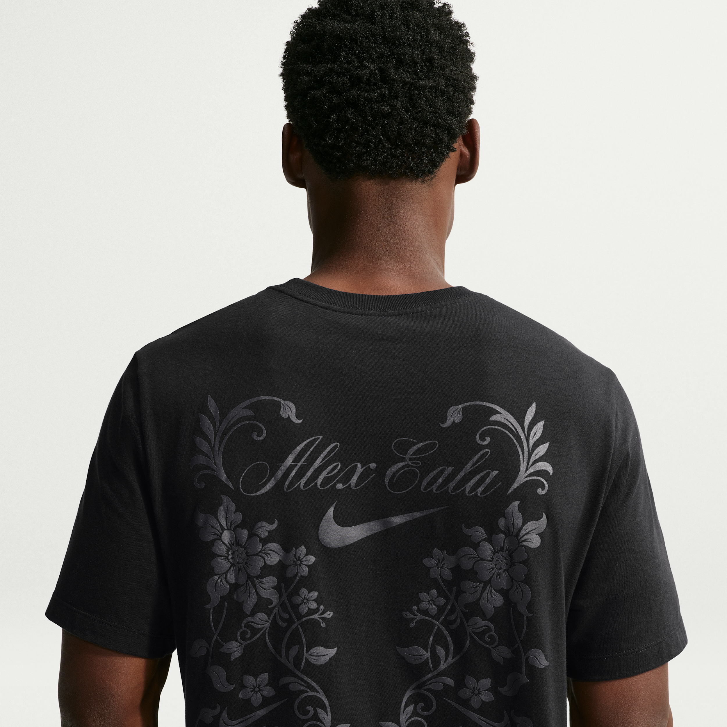 Nike Men's Court "Alex Eala" Tennis T-Shirt in Black | JU4850-010