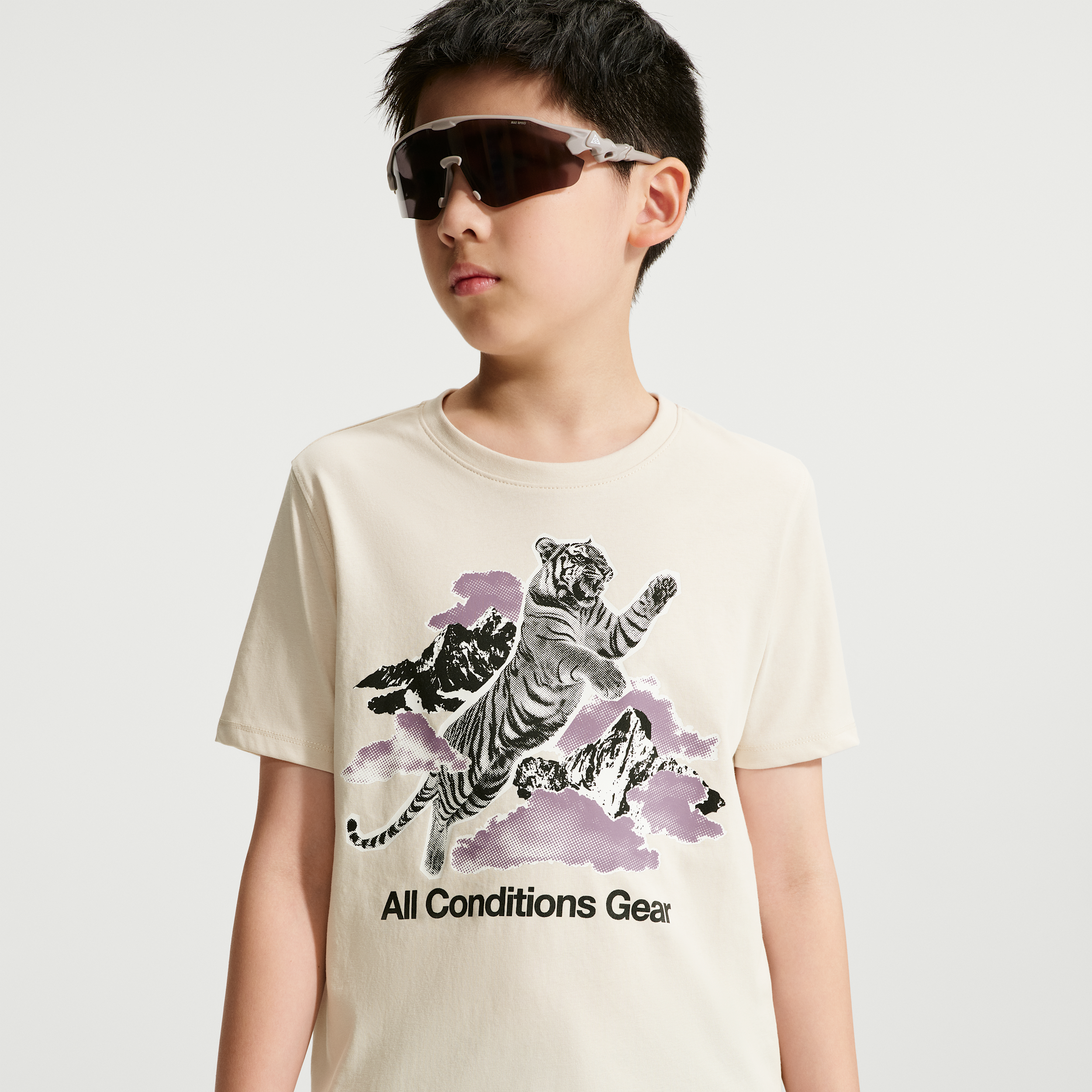 Nike ACG Big Kids' Dri-FIT Leaping Tiger T-Shirt in Brown | 9WCA02-X27