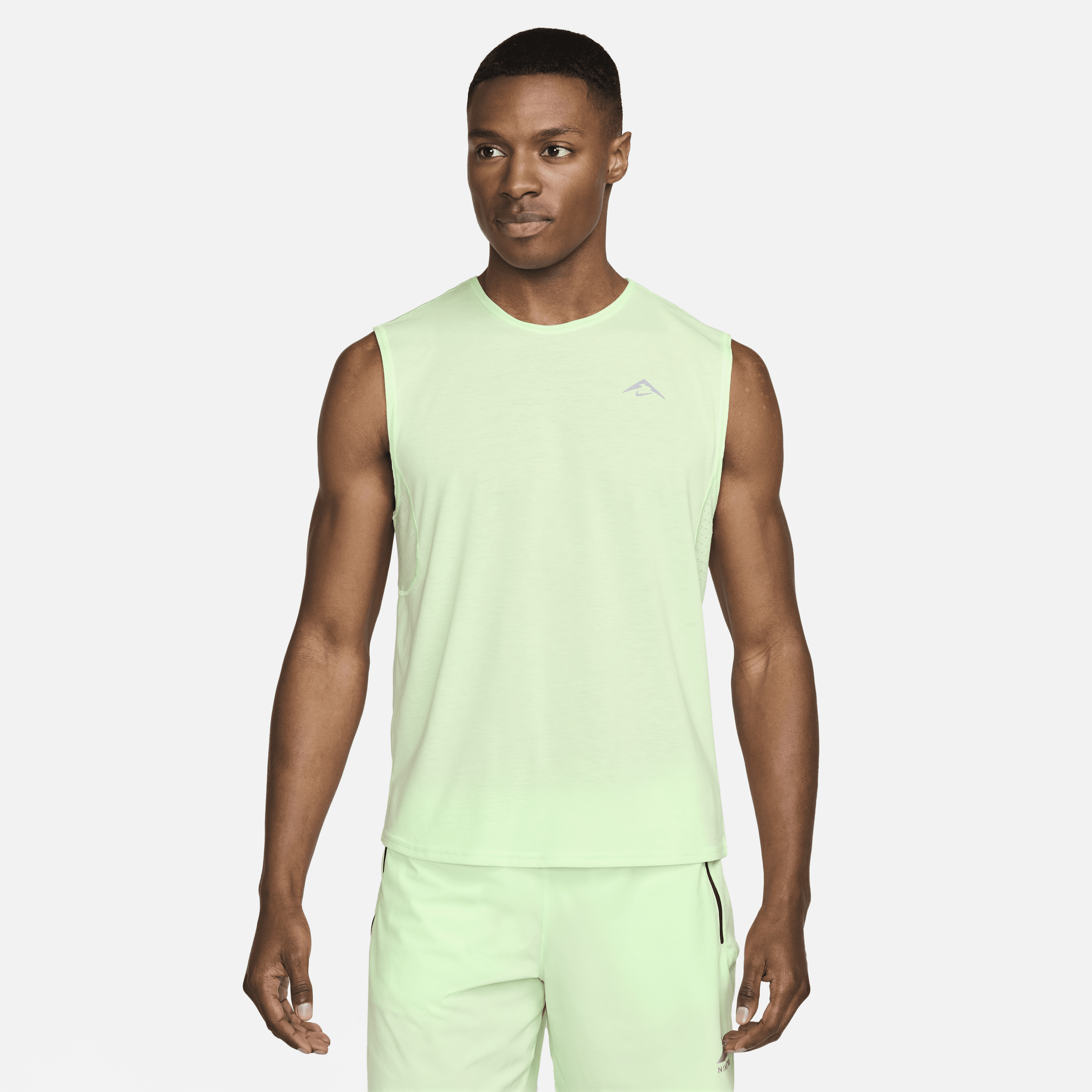 Shop Nike Men's Solar Chase Dri-fit Sleeveless Running Top In Green