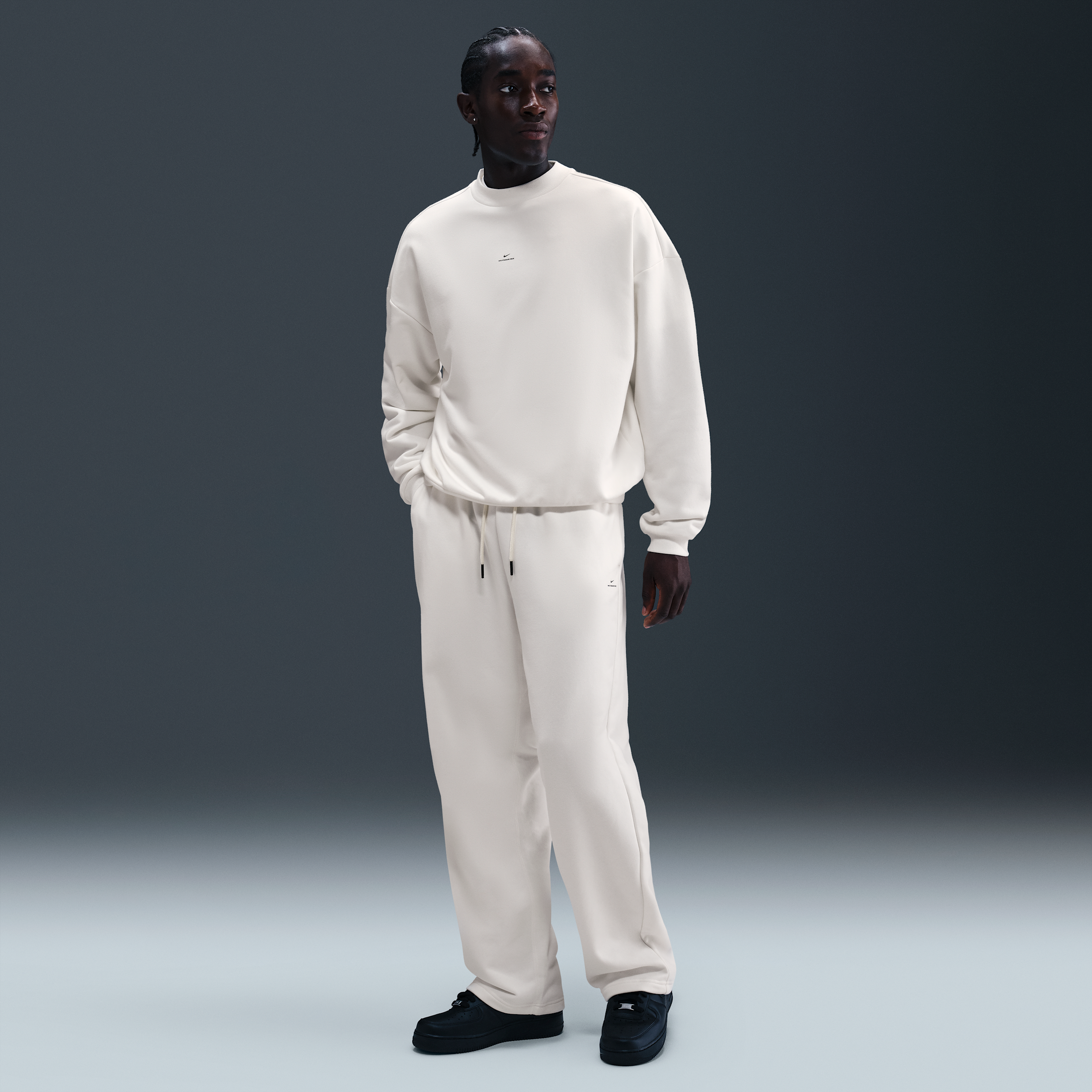 Nike Men's Standard Issue Therma-fit Brushed Open-hem Basketball Pants In White