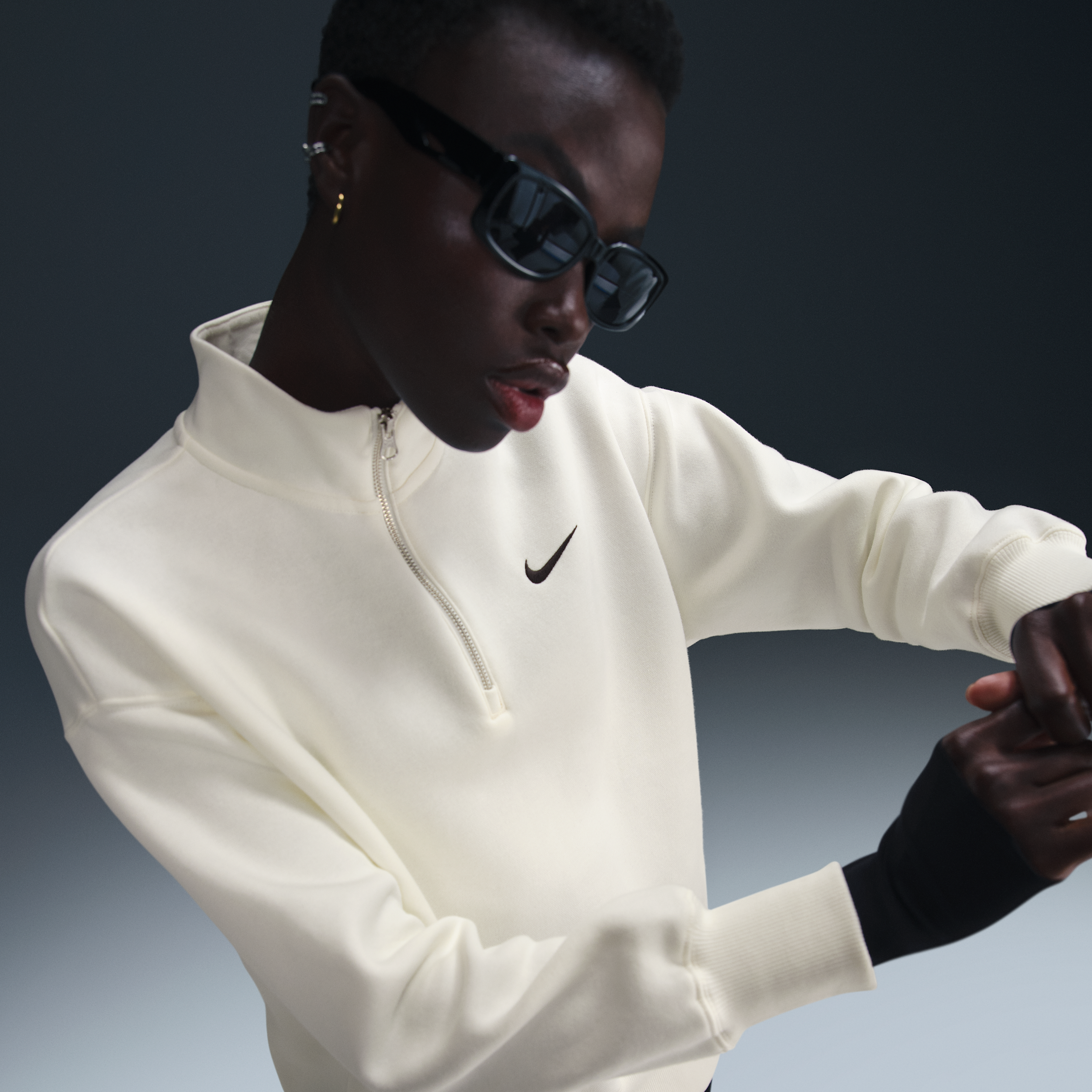 Nike Women's Sportswear Phoenix Fleece Oversized 1/4-zip Long Sweatshirt In White