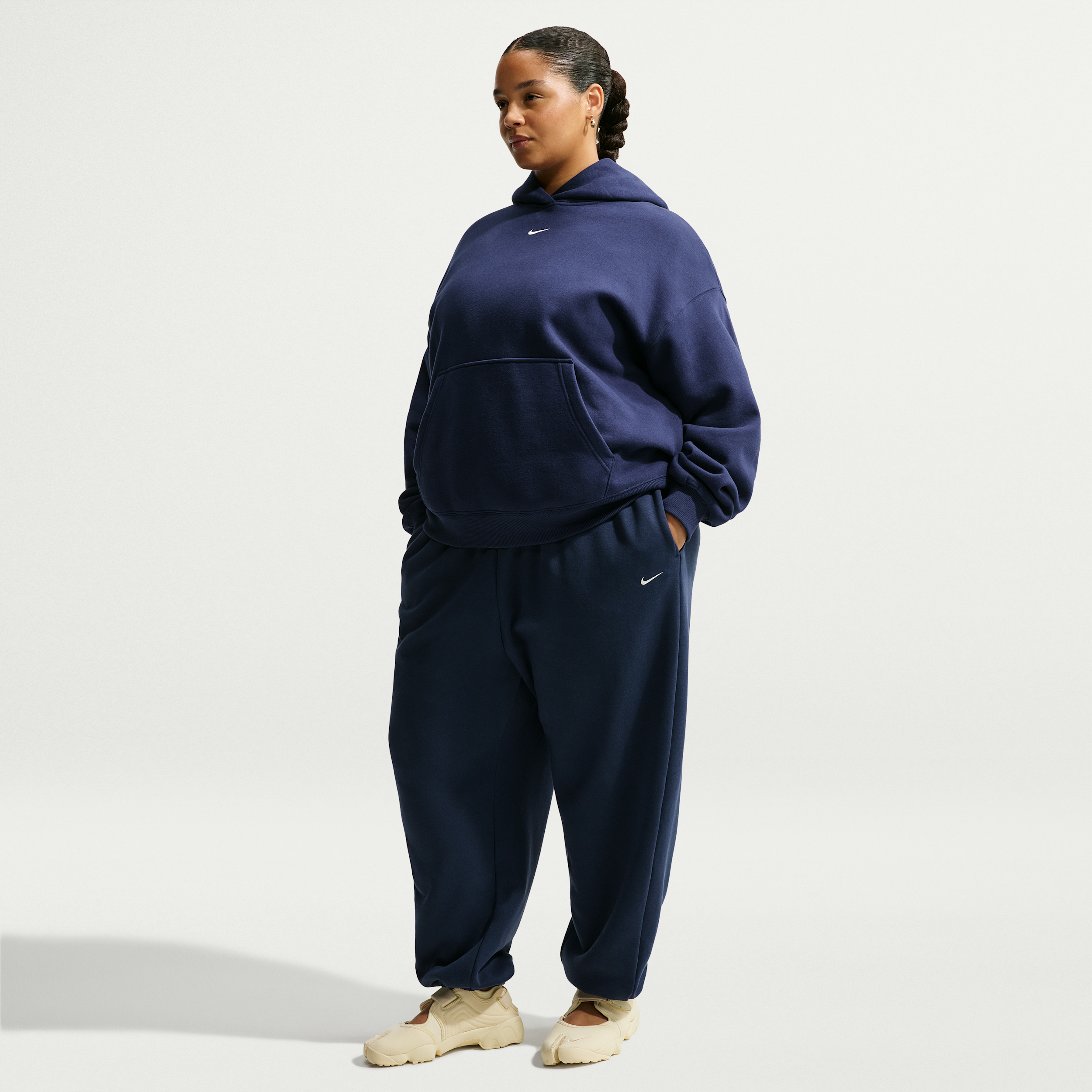 Nike Women's Studio Fleece Medium Weight Oversized High-Rise Cuffed Pants (Plus Size) in Blue | IW4767-410