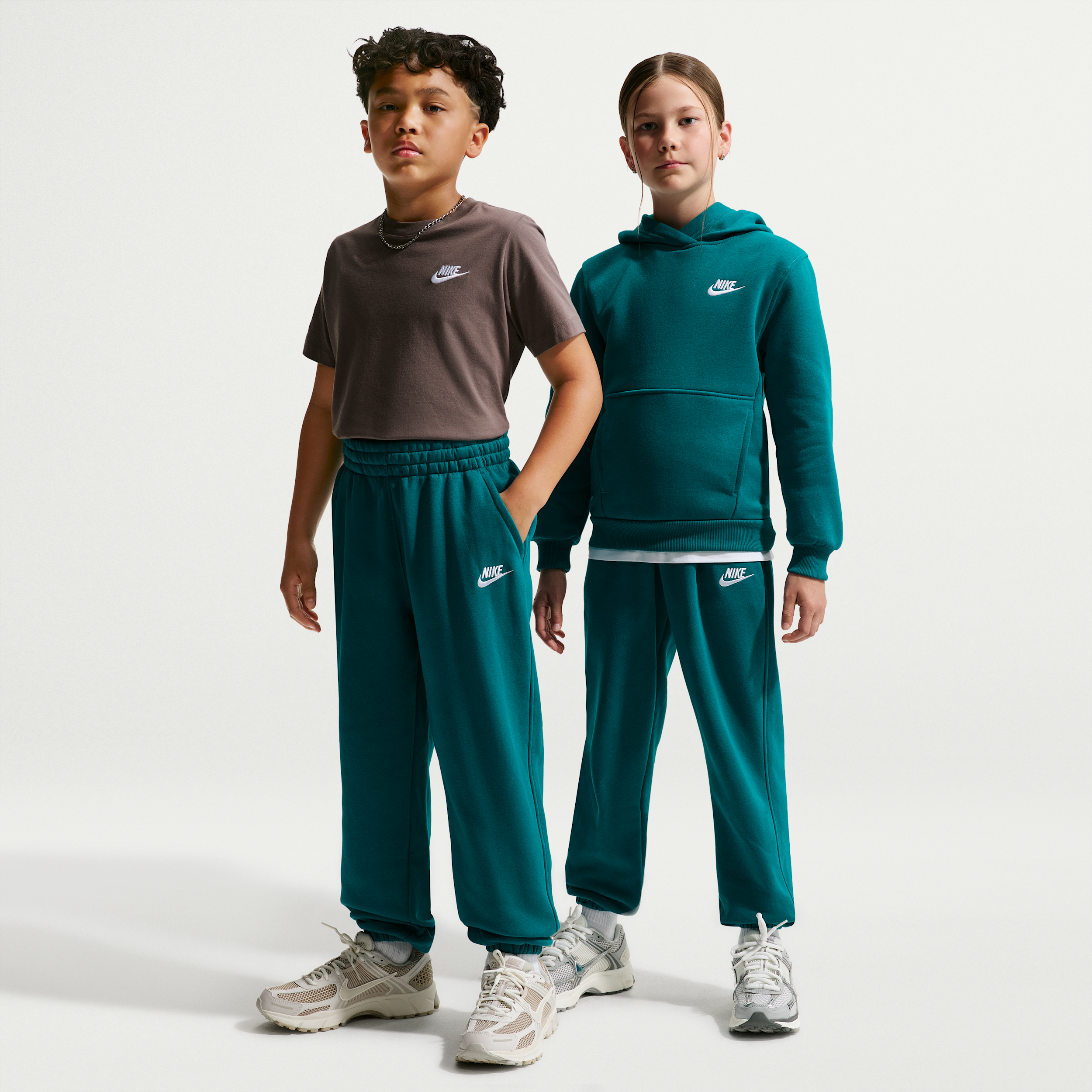 Nike Kids' Sportswear Club Fleece Loose Pant, Large, Bright Spruce/White