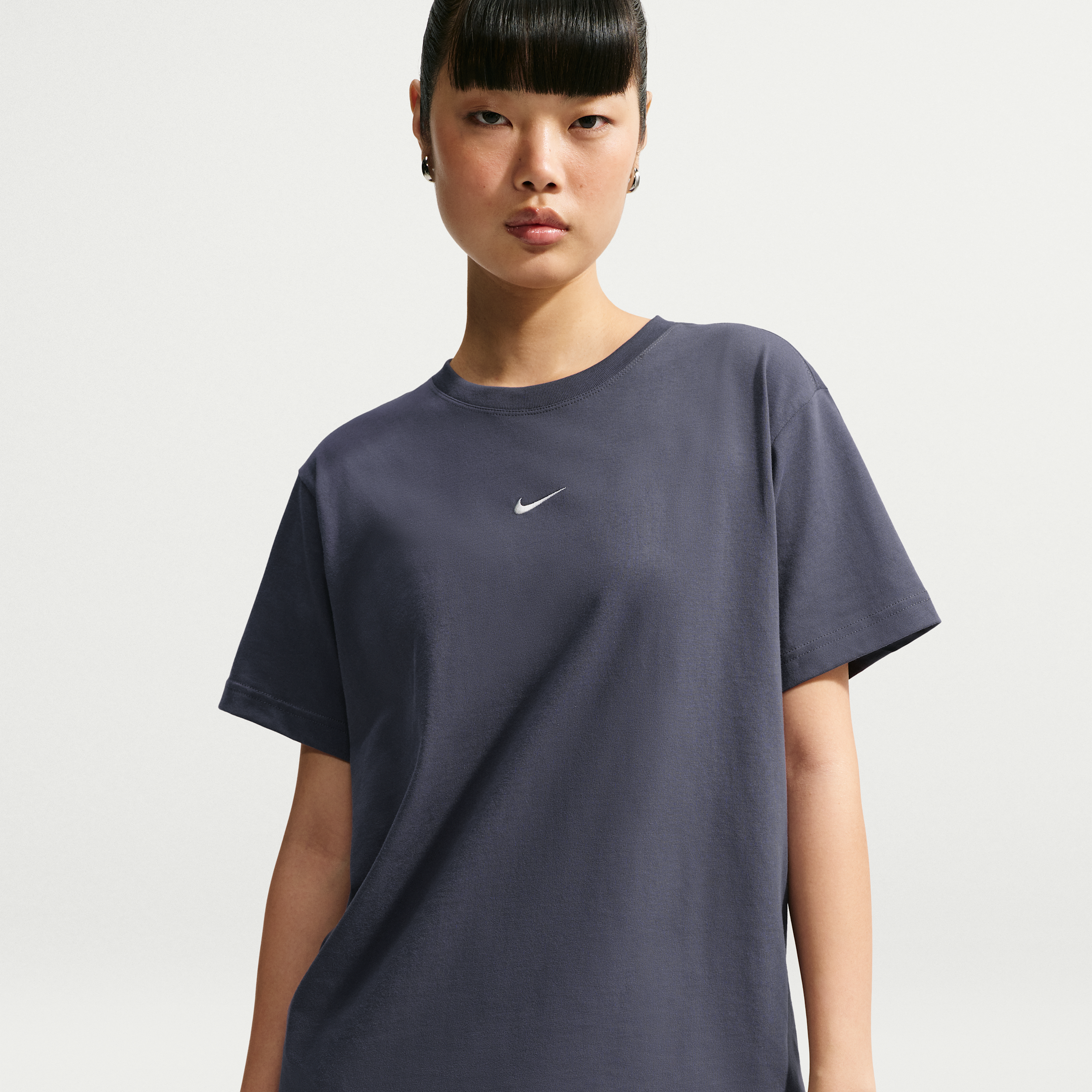 Women's Nike Sportswear Classic Oversized T-Shirt in Grey | IH7601-013