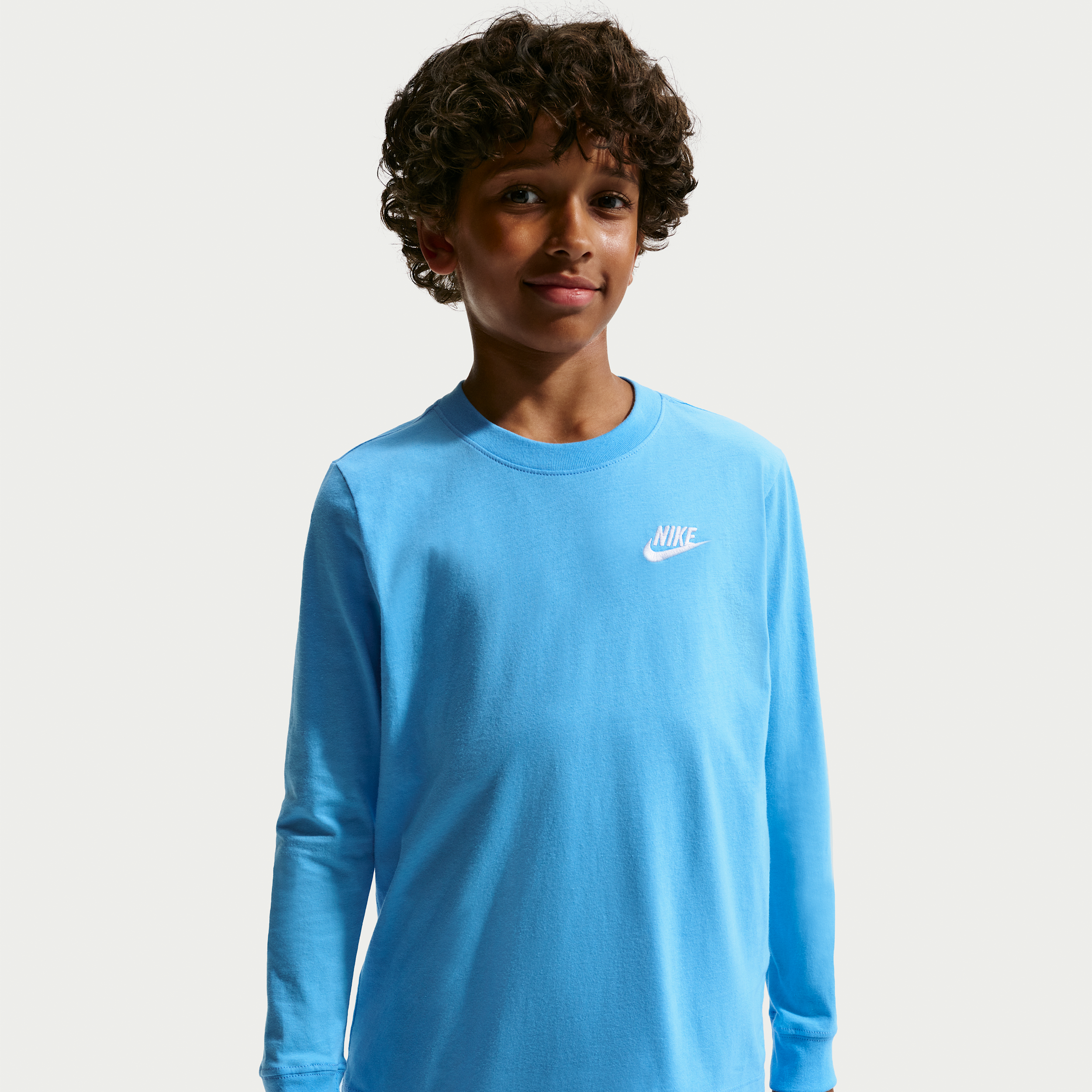 Nike Sportswear Big Kids' Long-Sleeve T-Shirt in Blue | FZ4946-497