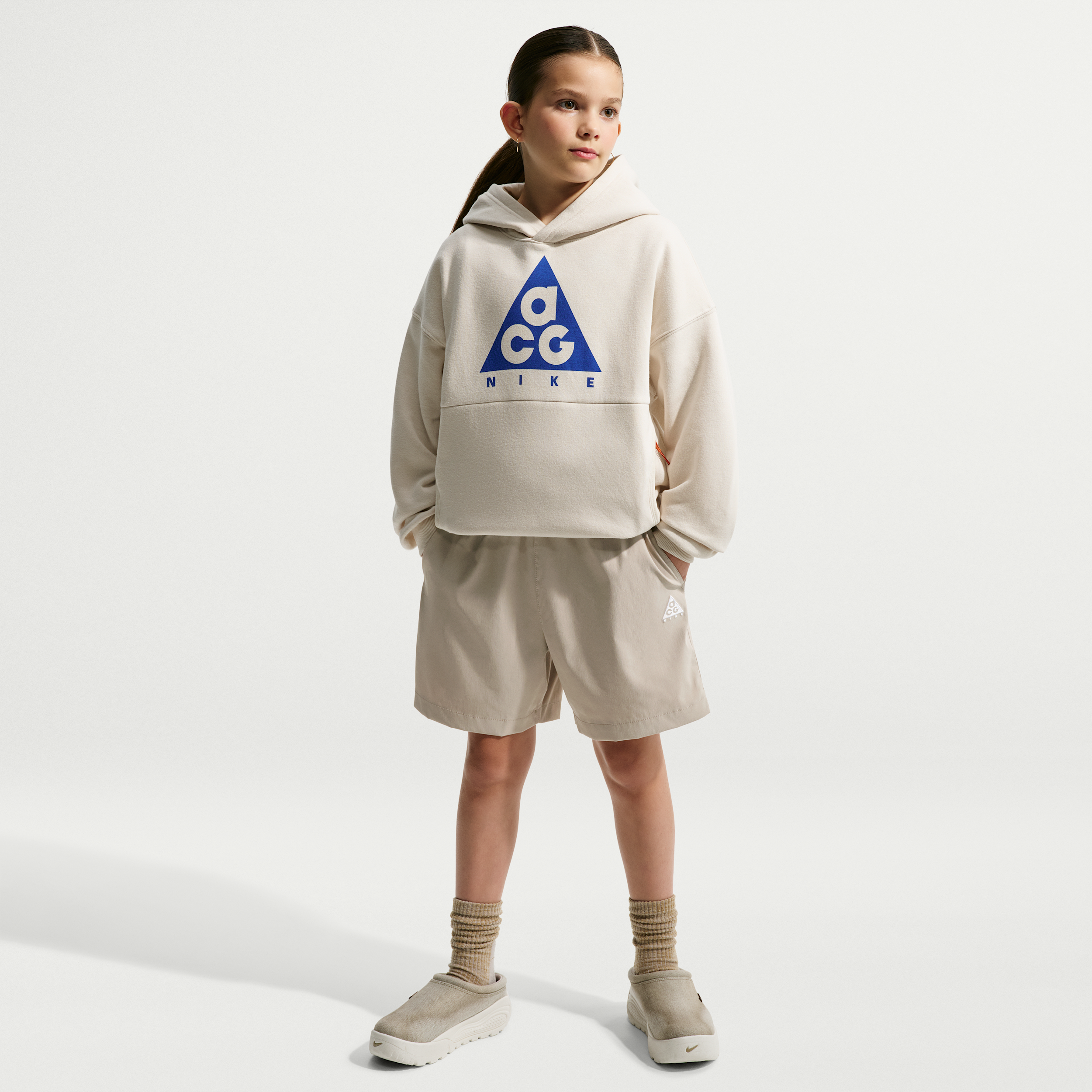 Nike ACG Big Kids' Pull-On Hiking Shorts in Grey | 9WCA70-G3O