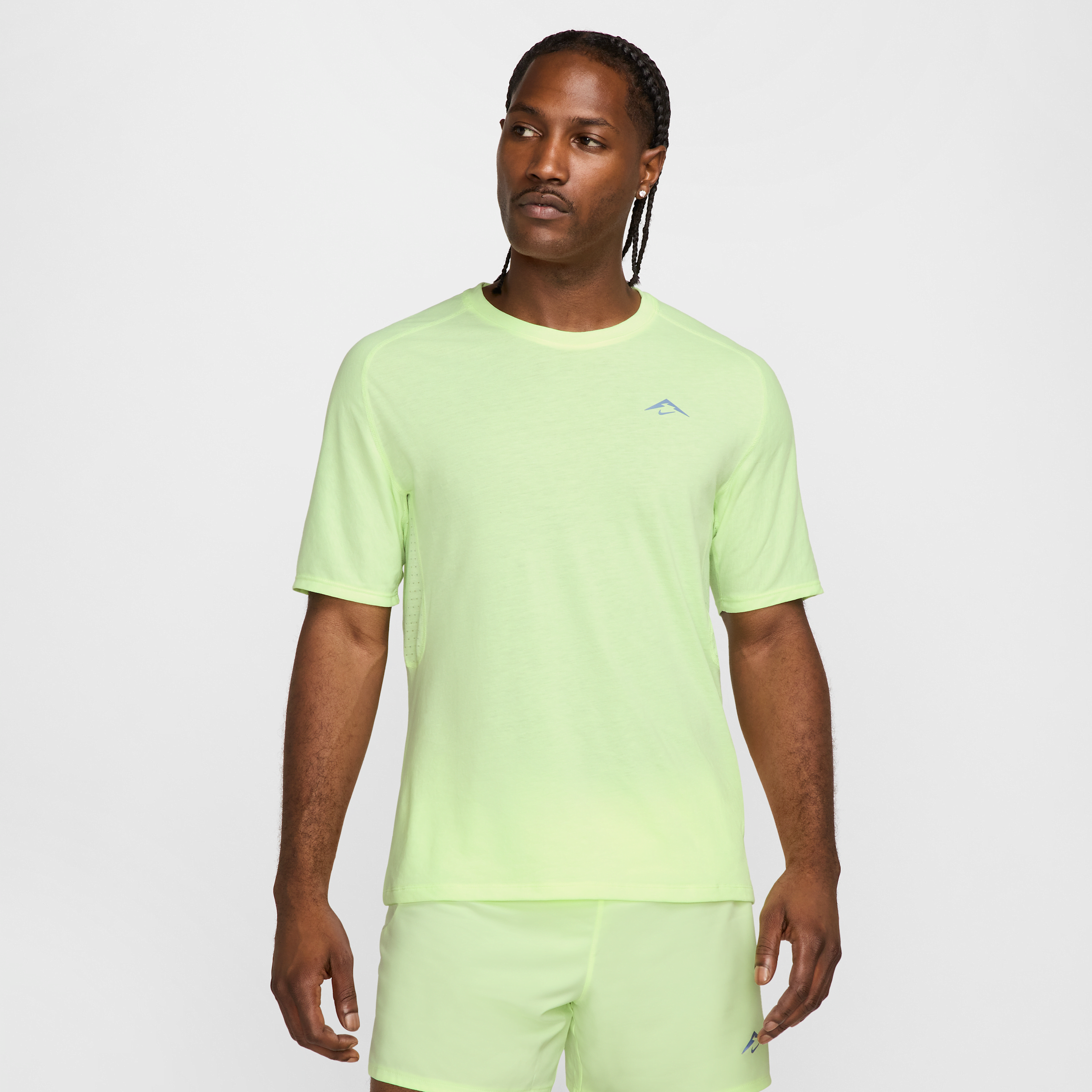 Nike Men's Solar Chase Dri-fit Adv Short-sleeve Running Top In Yellow
