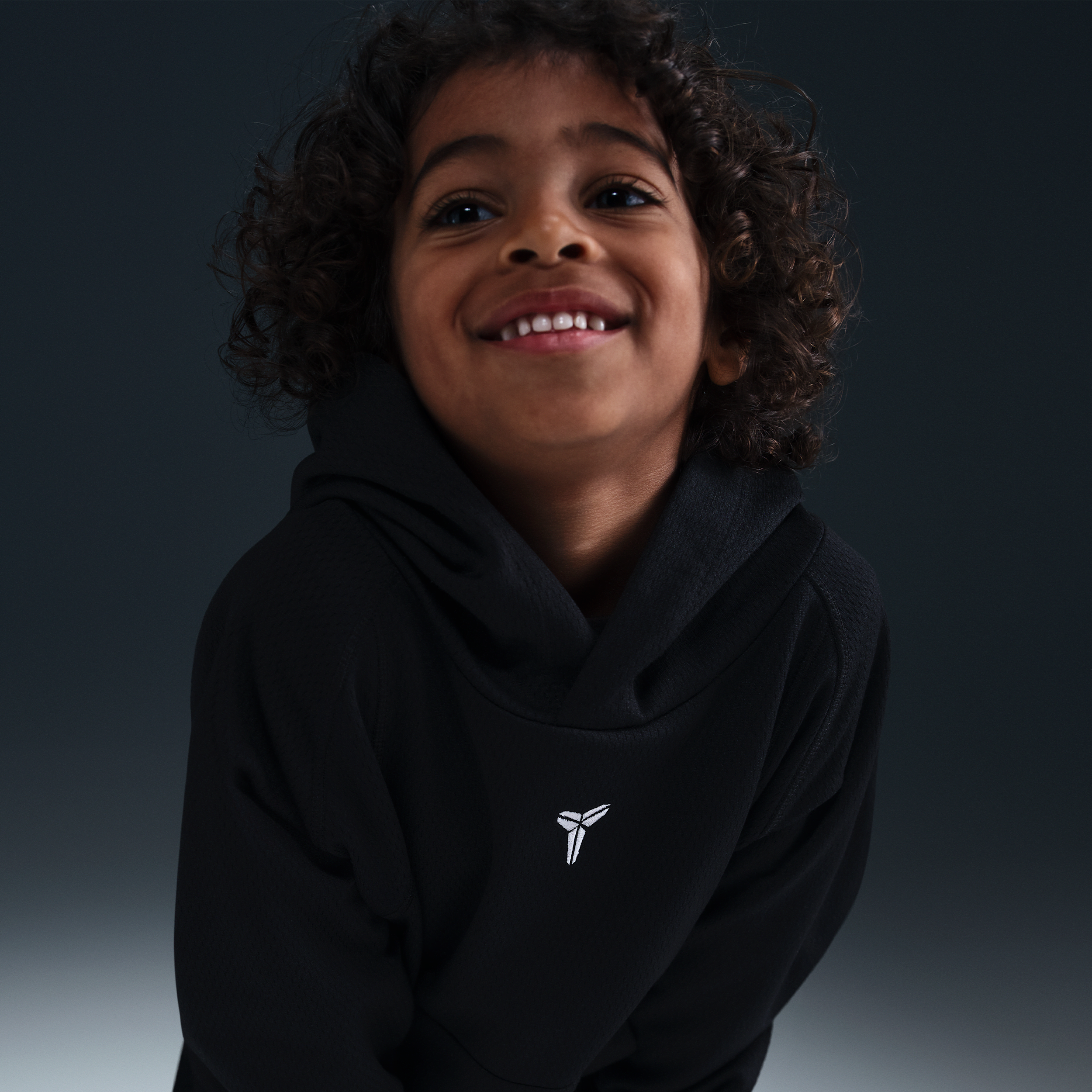 Nike Therma-fit Kobe Bryant Toddler Hoodie In Black