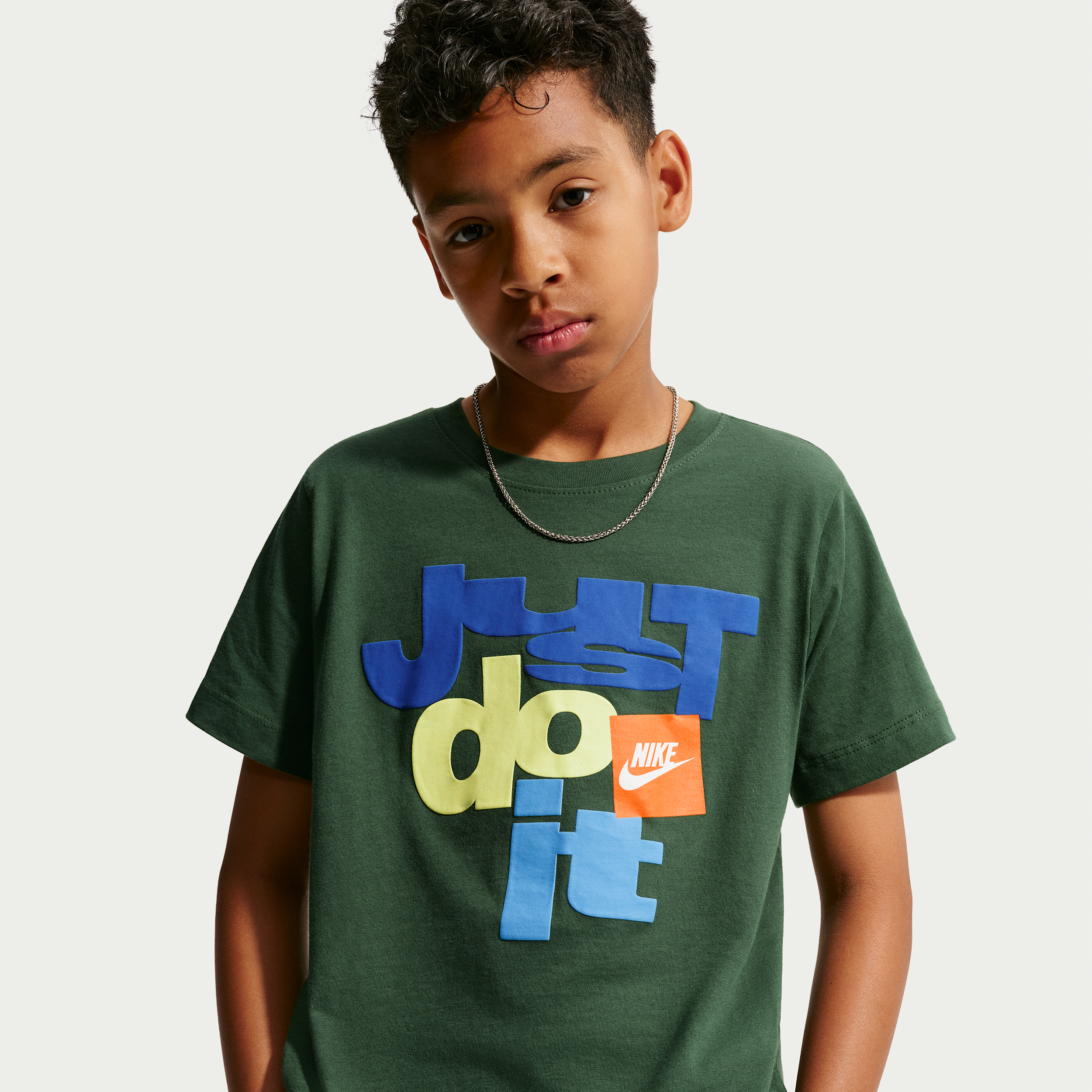 Nike Sportswear Club Big Kids' T-Shirt in Green | IO1963-323