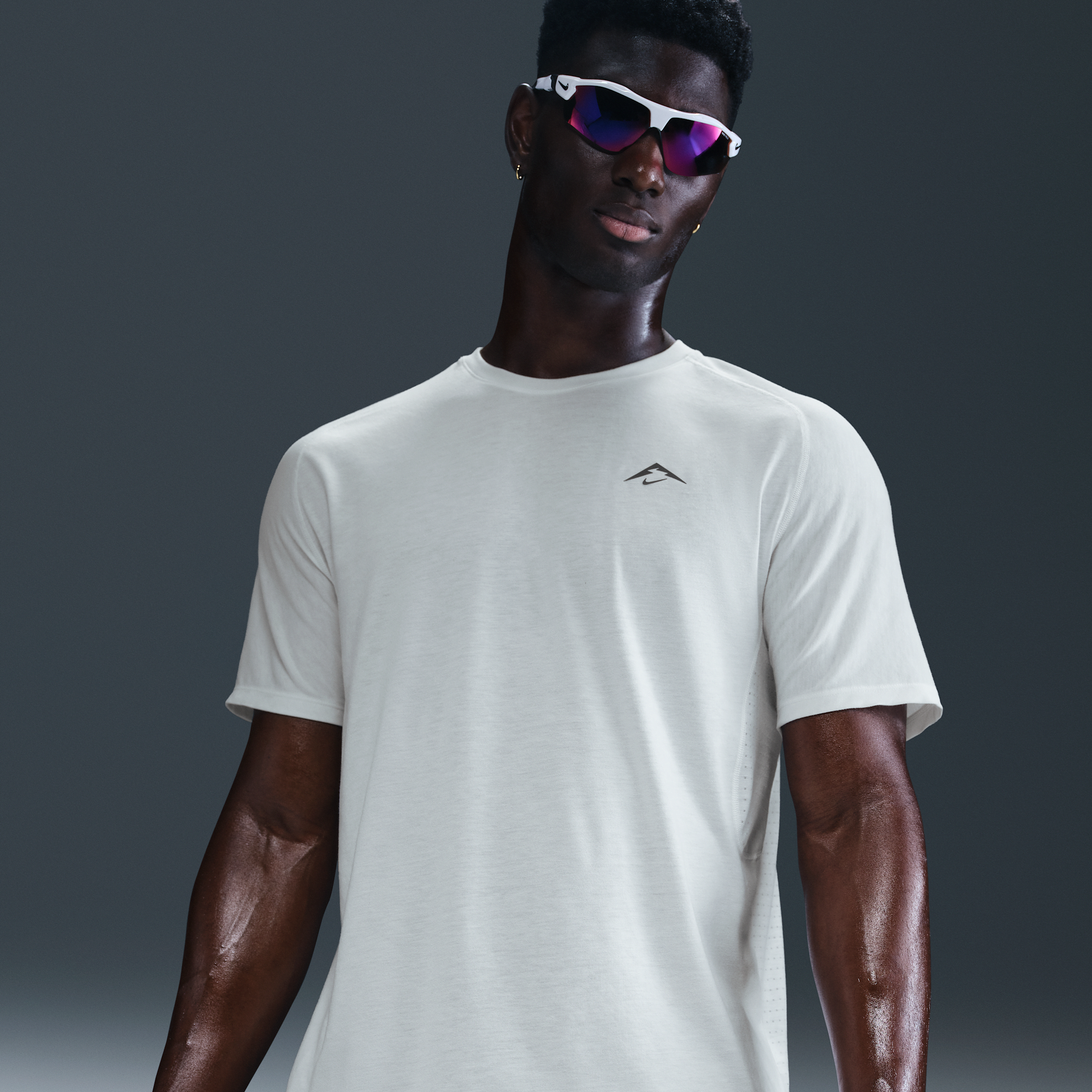 Nike Men's Solar Chase Dri-fit Adv Short-sleeve Running Top In White