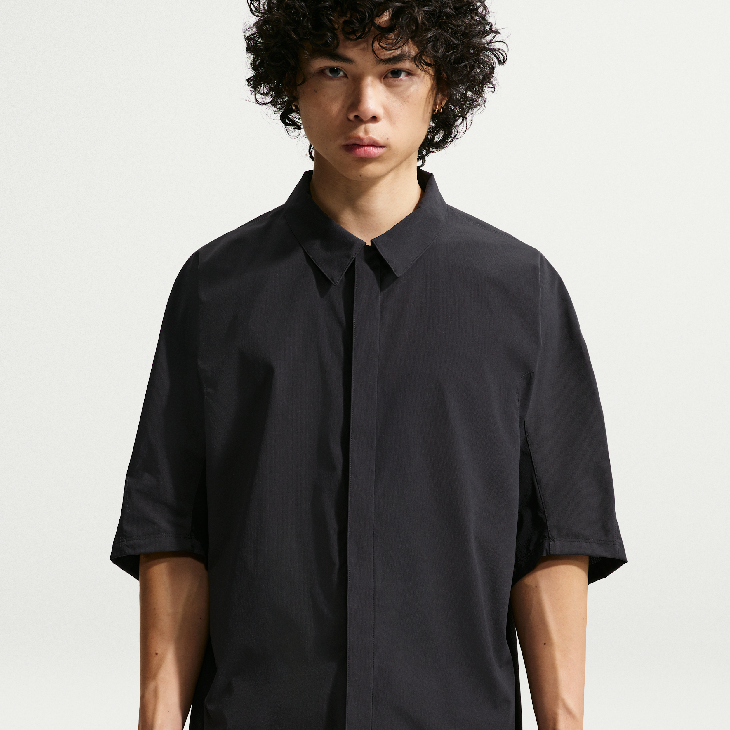 Nike Men's Tech Helios Dri-FIT Short-Sleeve Top in Black | II2350-010