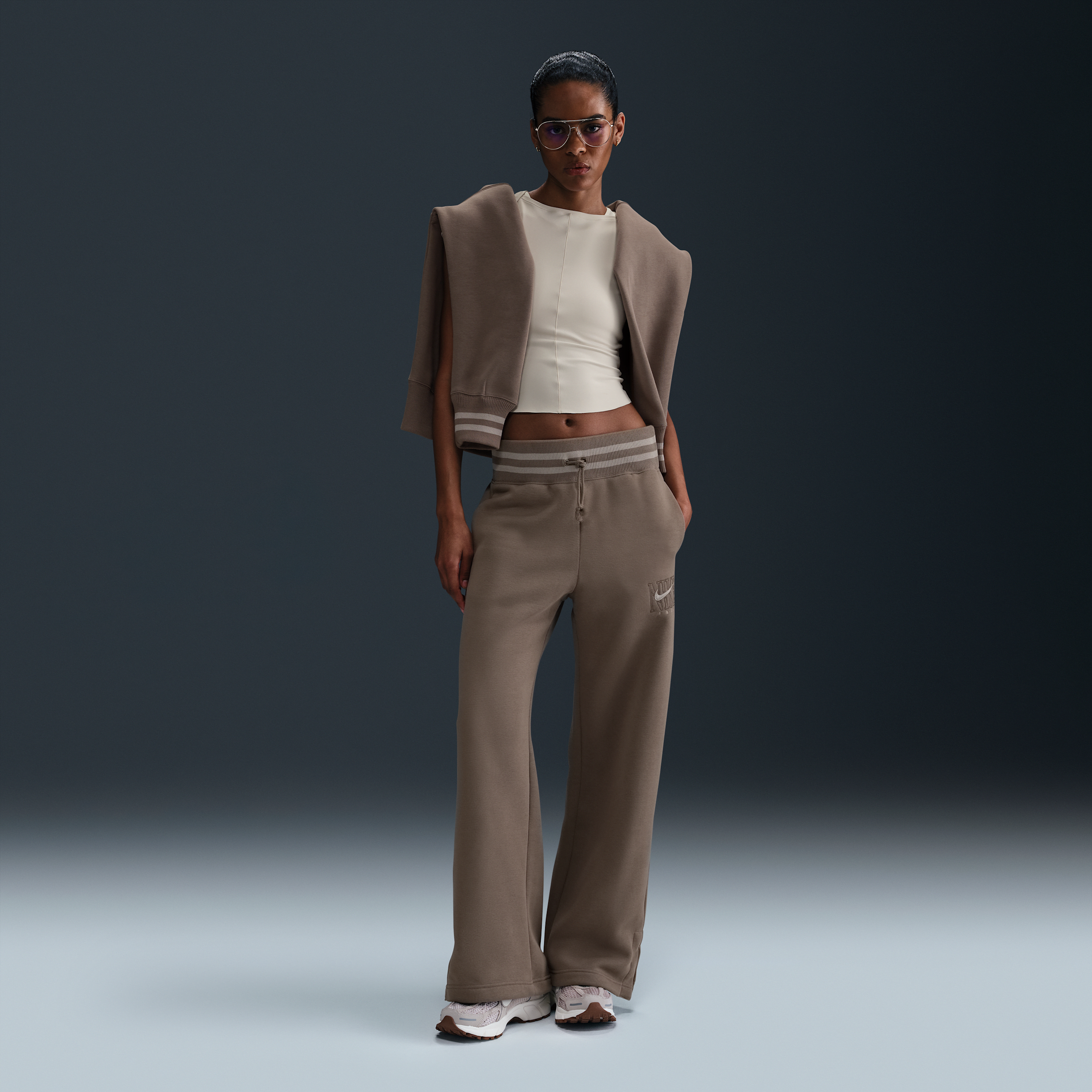 Nike Women's Sportswear Phoenix Fleece High-waisted Wide-leg Graphic Pants In Brown