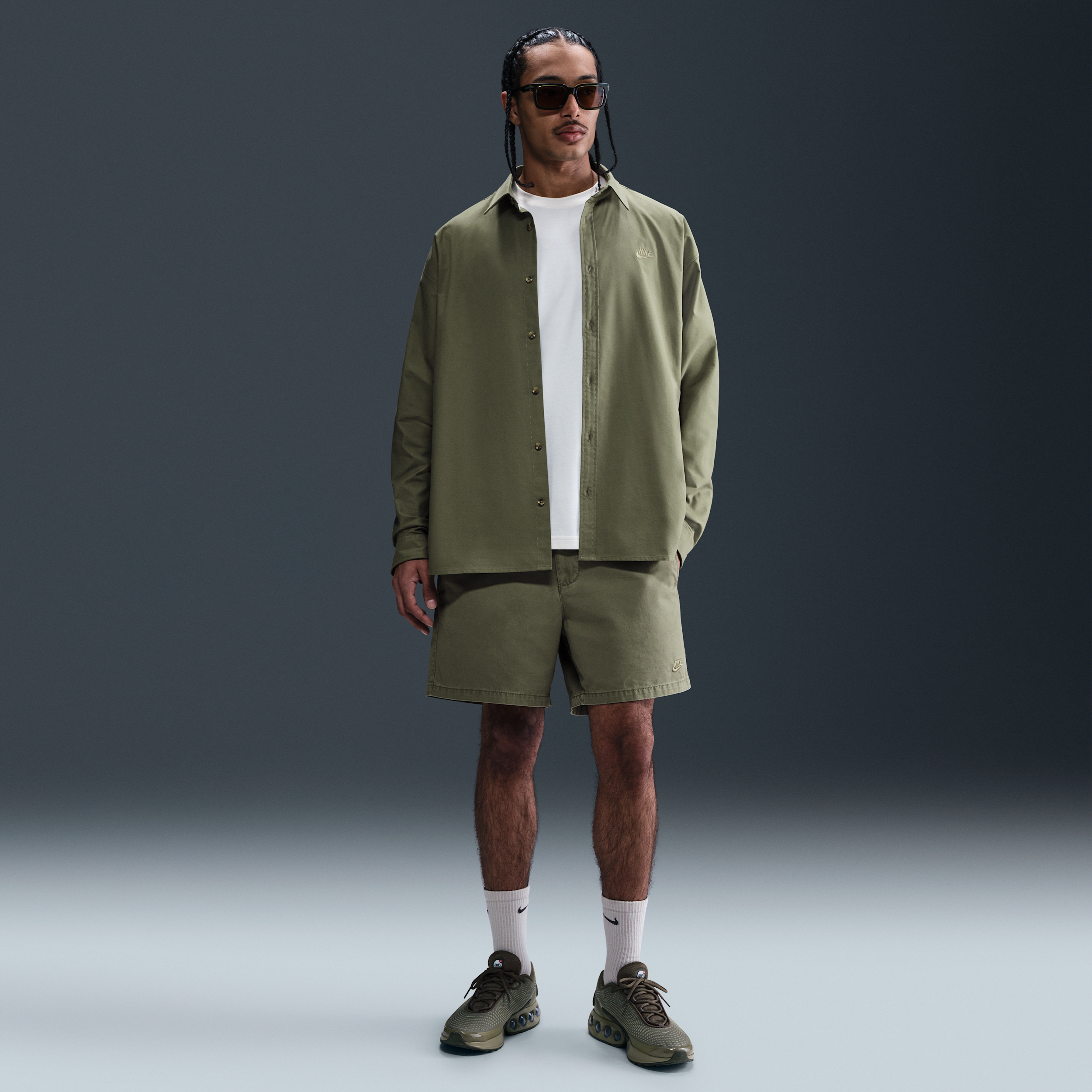 Nike Men's Club Washed Chino Shorts In Green