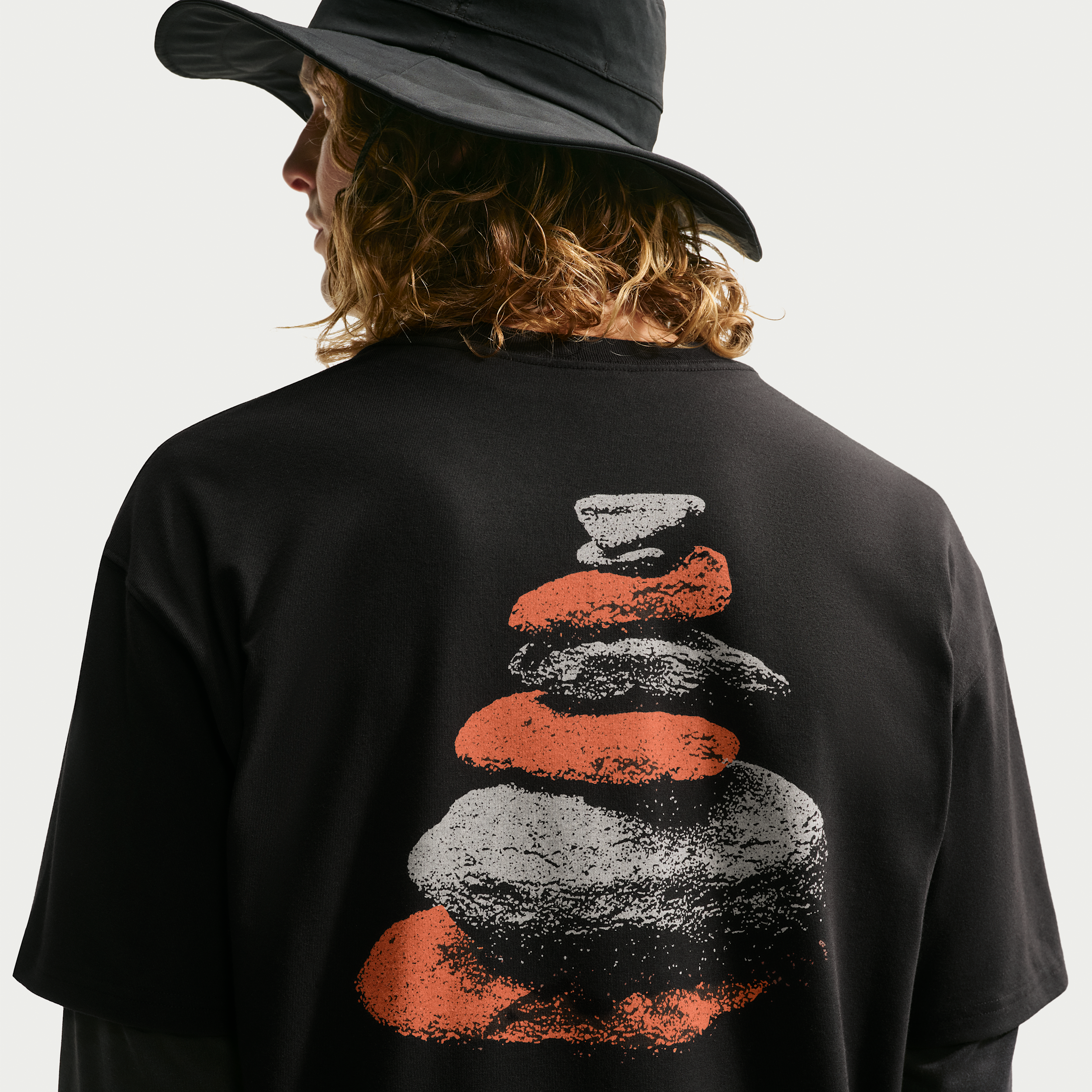 Nike Men's ACG Dri-FIT Cairn Graphic T-Shirt, Medium, Black