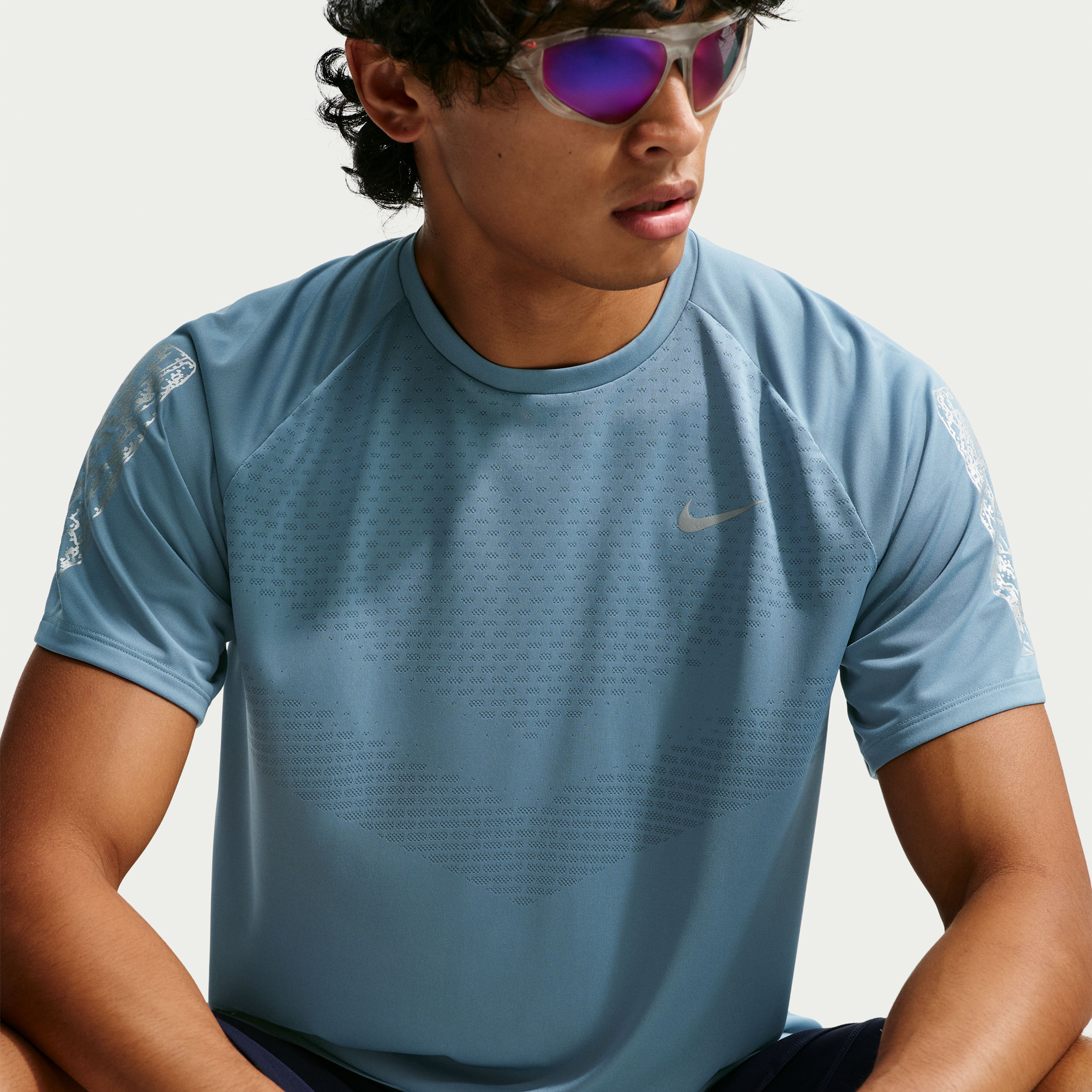 Nike Men's Stride Dri-FIT Winterized Short-Sleeve Running Top in Blue | IX5938-008
