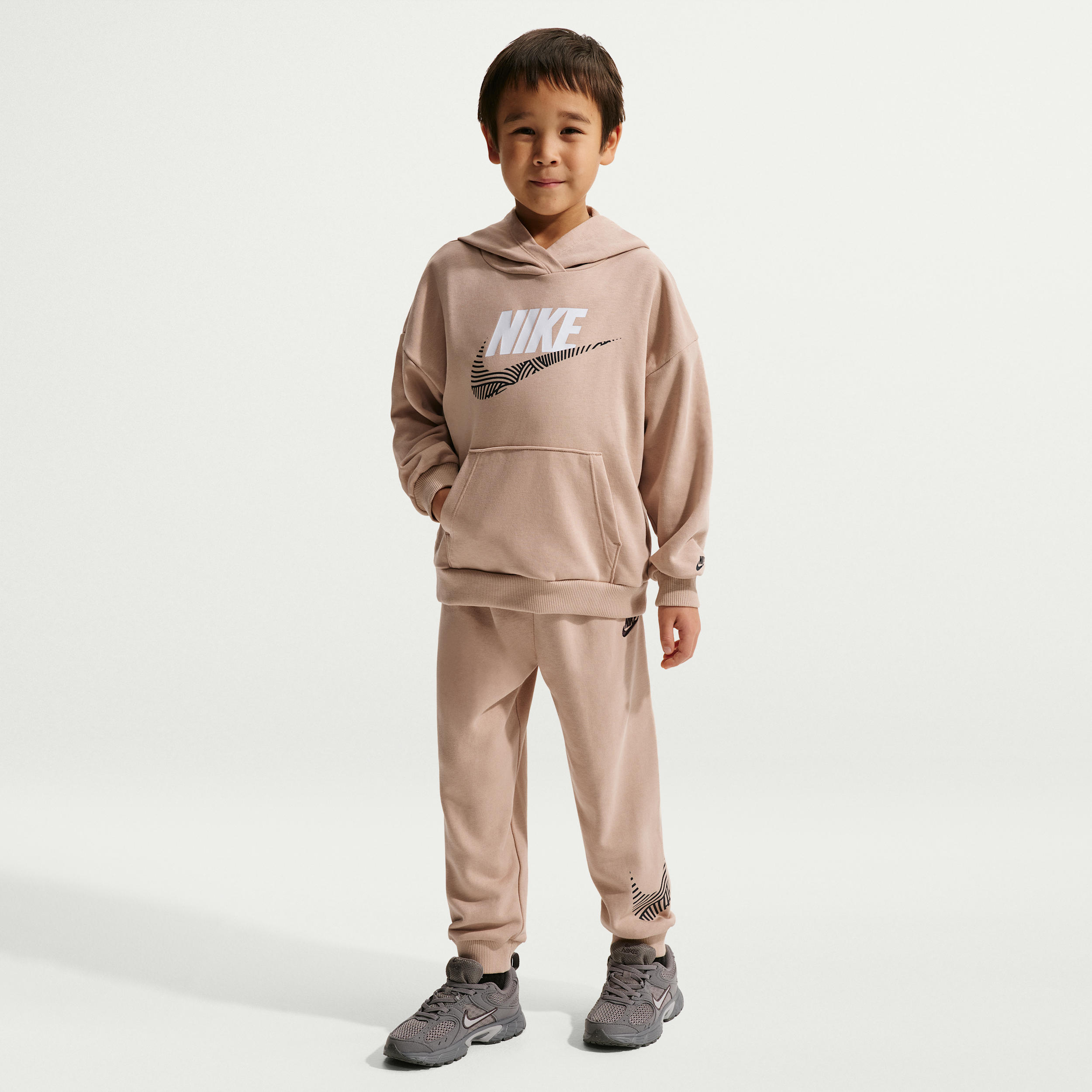 Nike Sportswear In The Zone Little Kids' 2-Piece Oversized French Terry Pullover Set in Brown | 86N738-X0L