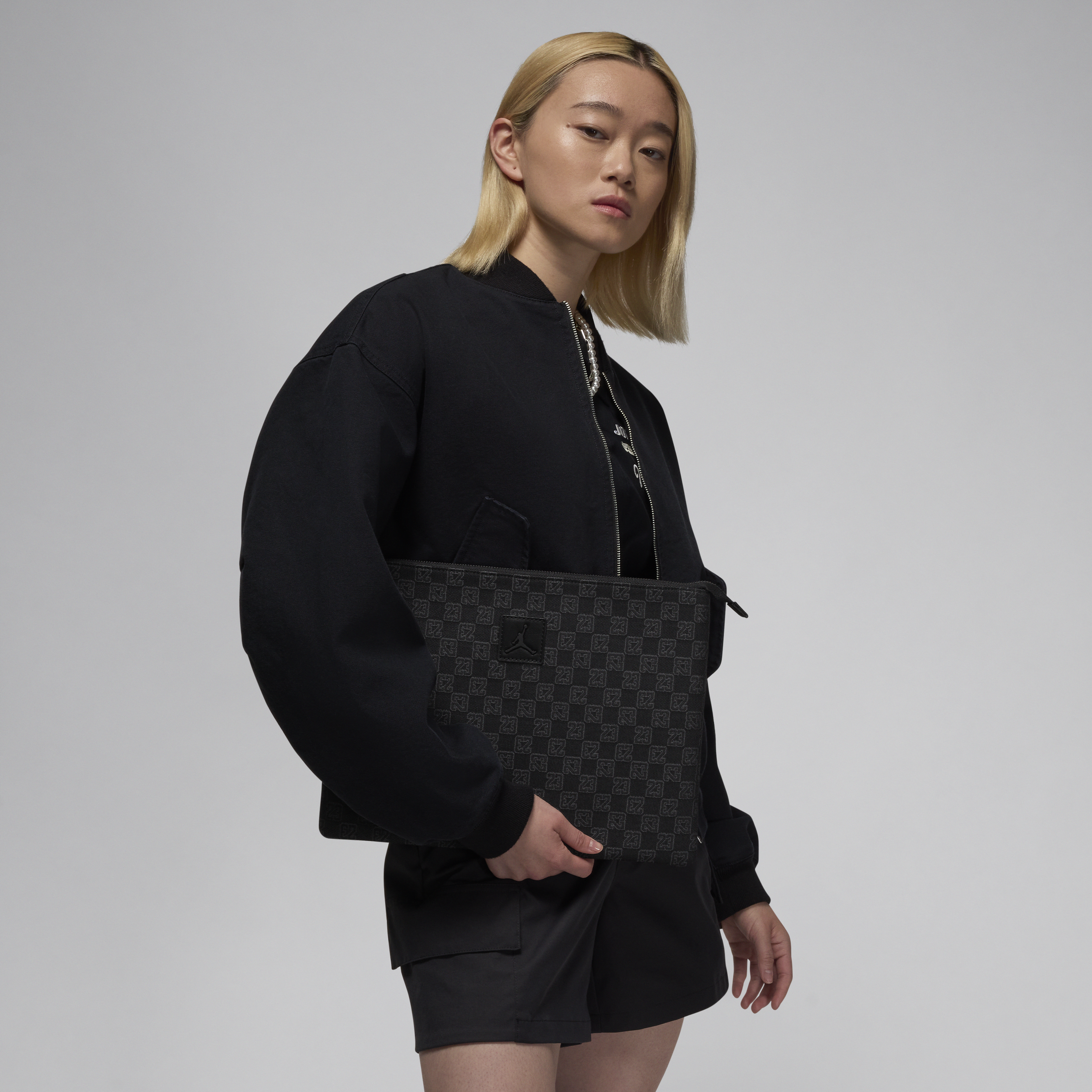 Jordan Monogram Pouch (0.98l) In Black