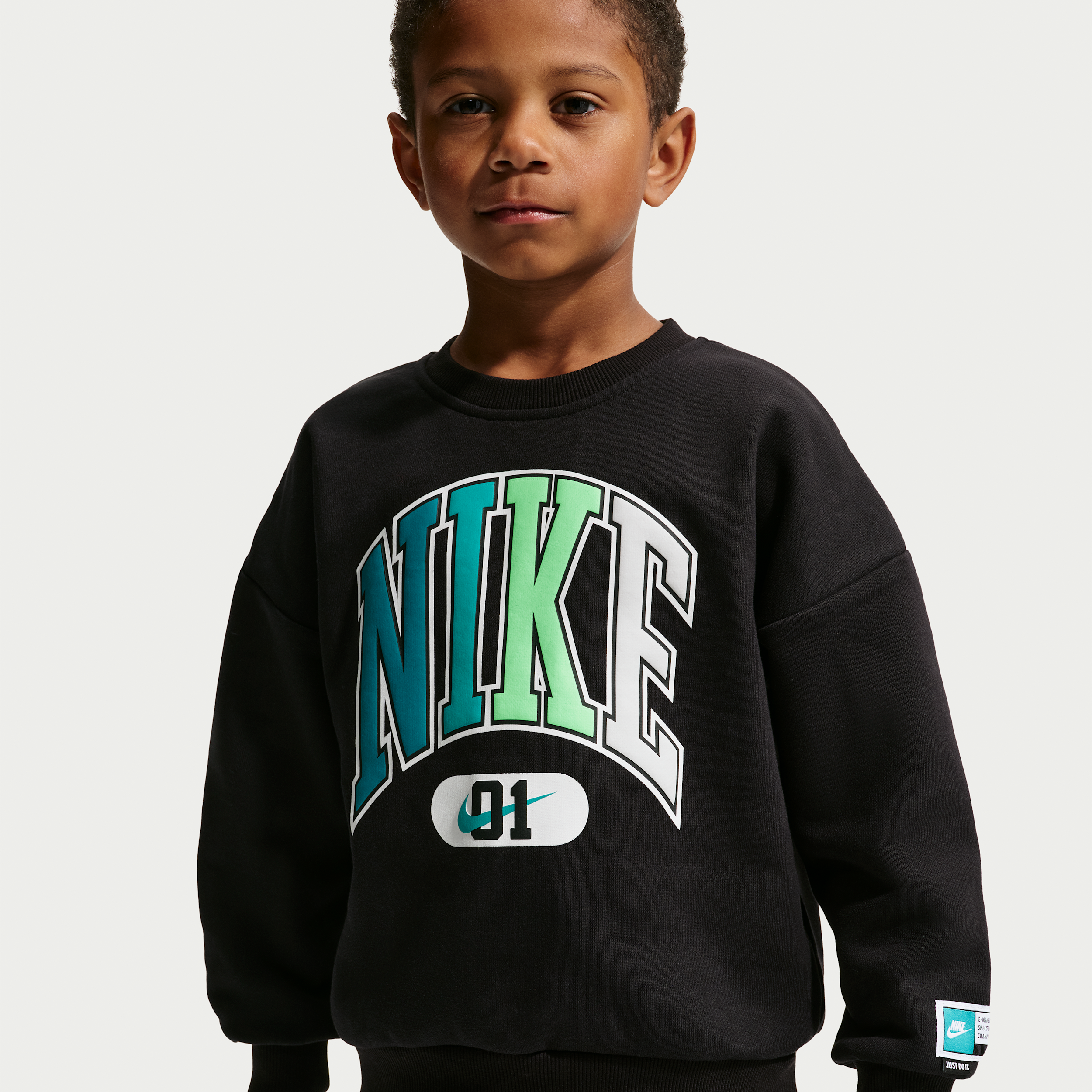 Nike Sportswear Little Kids' Multisport Fleece Crew in Black | 86P265-023