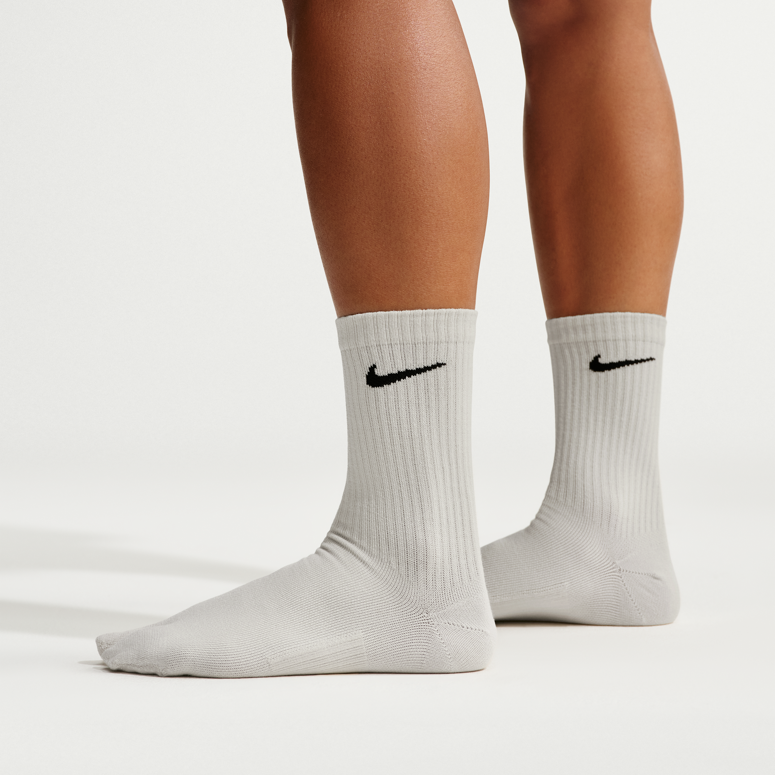 Nike Unisex Everyday Plus "Rift" Lightweight Split-Toe Crew Socks (1 Pair) in Grey | DX1158-072