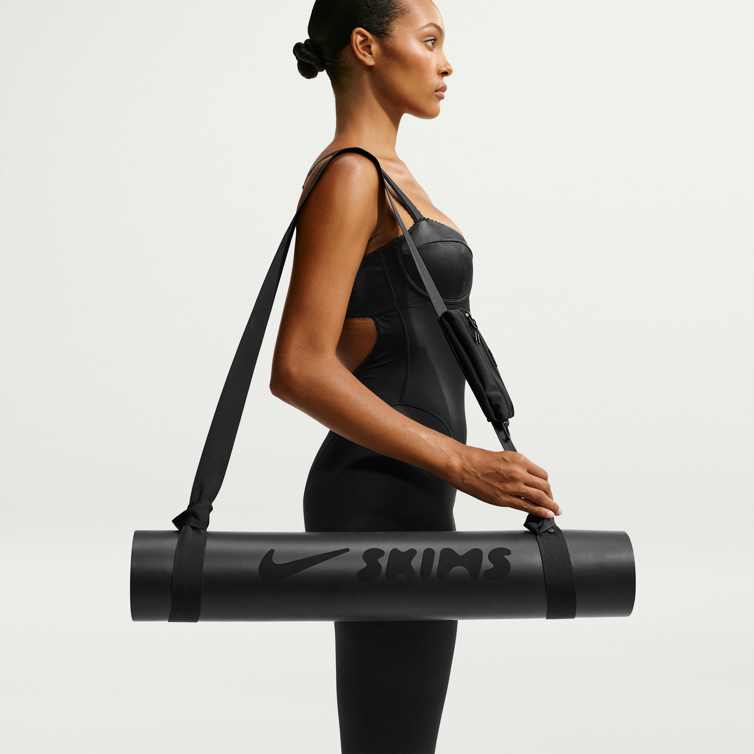 Nike SKIMS Women's Yoga Mat in Black | S1016143-034