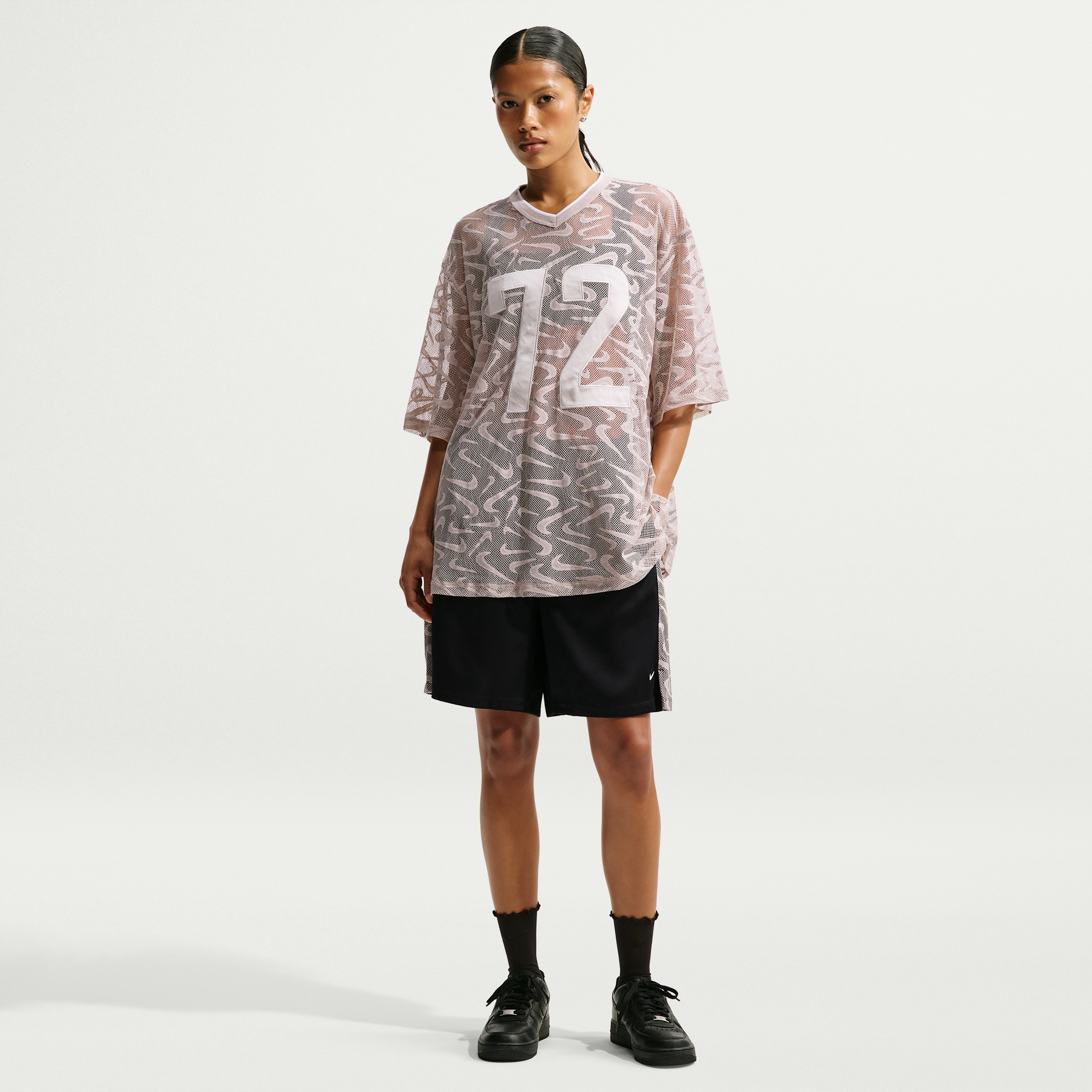 Women's Nike Sportswear Chill Lace Loose Mid-Rise Shorts in Black | IM8385-010