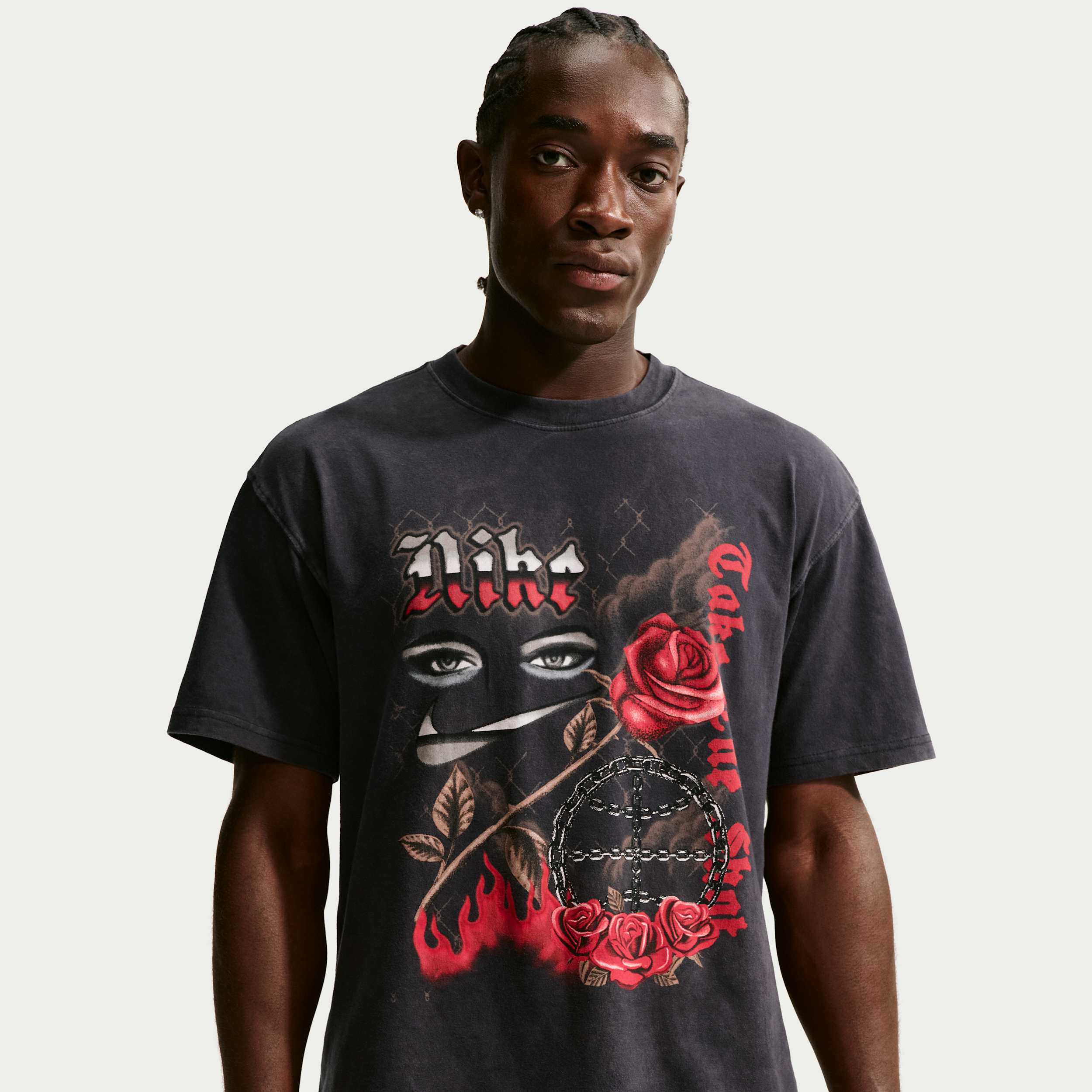 Nike Mens Crew Neck Short Sleeve Regular Fit Graphic T-Shirt, Medium, Black