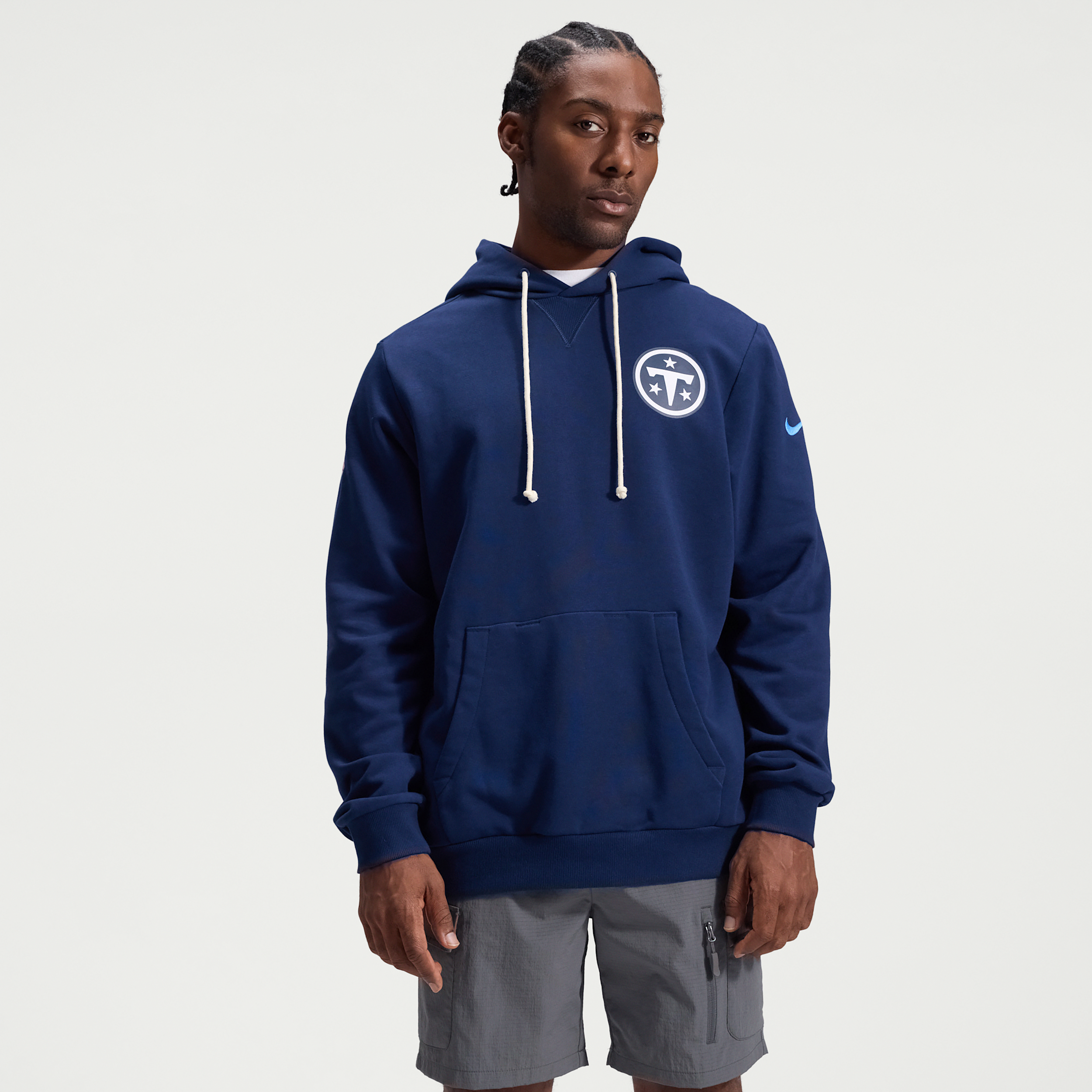 Tennessee Titans Rivalries Collection Sideline Nike Men's Dri-FIT NFL Pullover Hoodie in Blue | 03AZ41S9V-W96