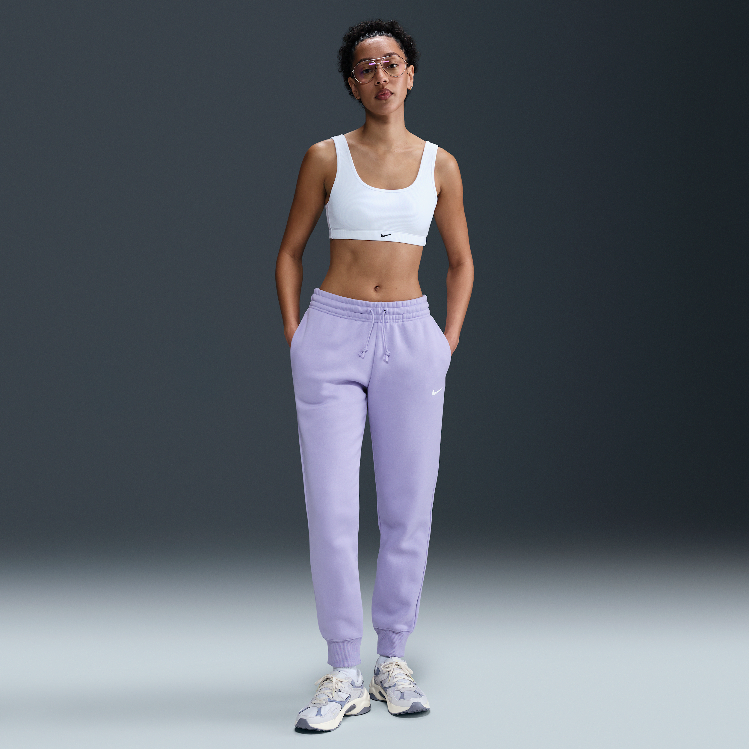 Nike Women's Sportswear Phoenix Fleece Mid-rise Sweatpants