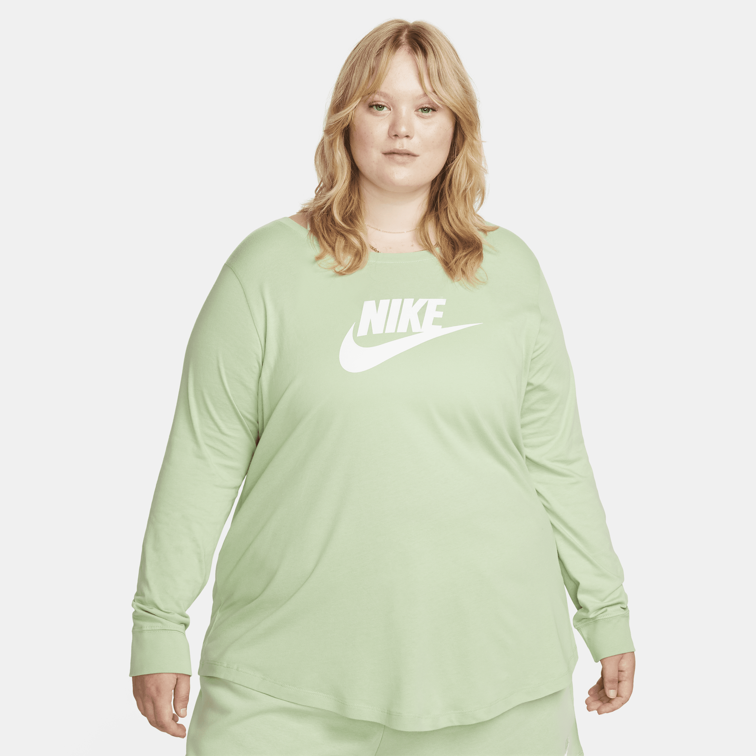 Nike Women's  Sportswear Club Long-sleeve T-shirt (plus Size) In Green