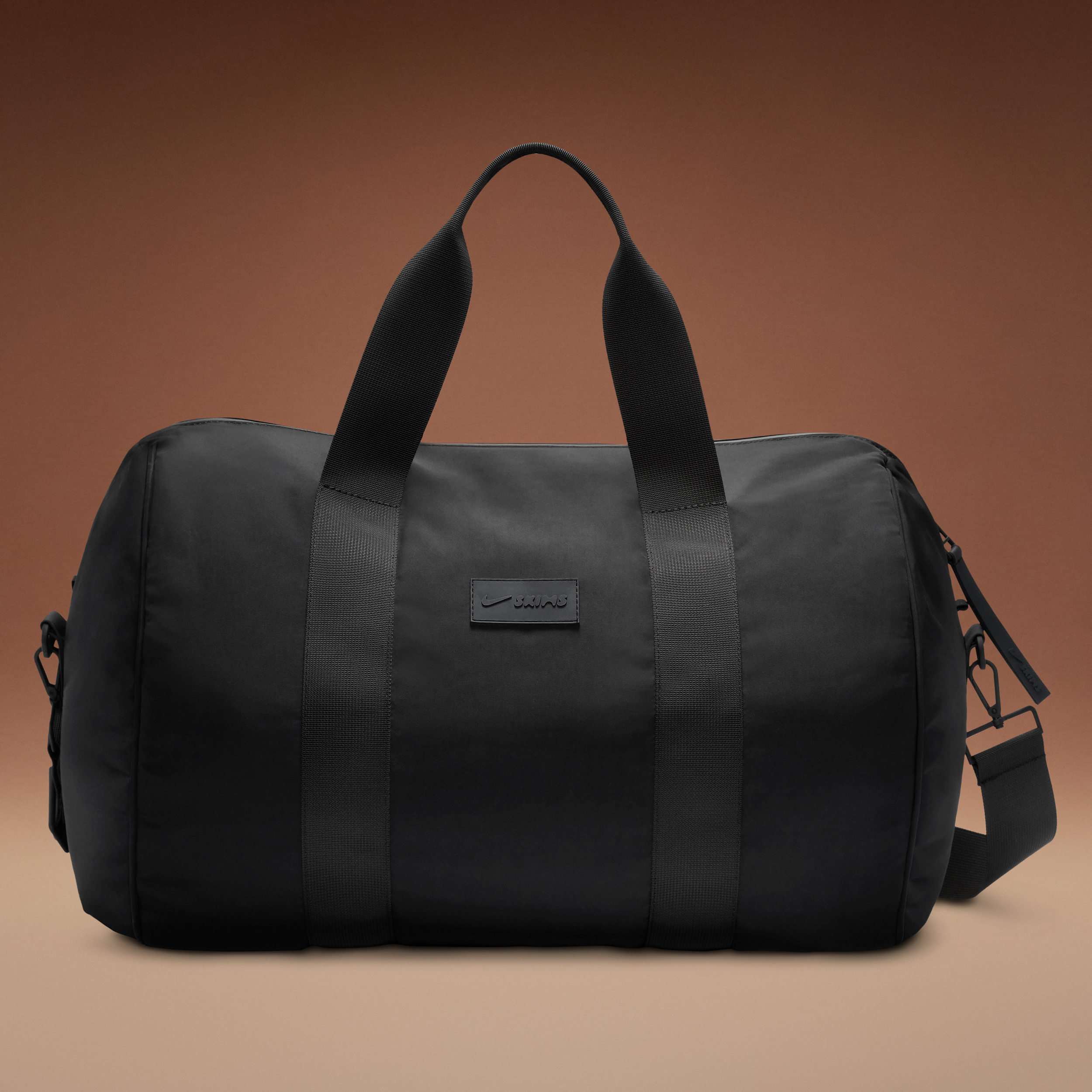 Nike Unisexskims Puffer Gym Bag In Black