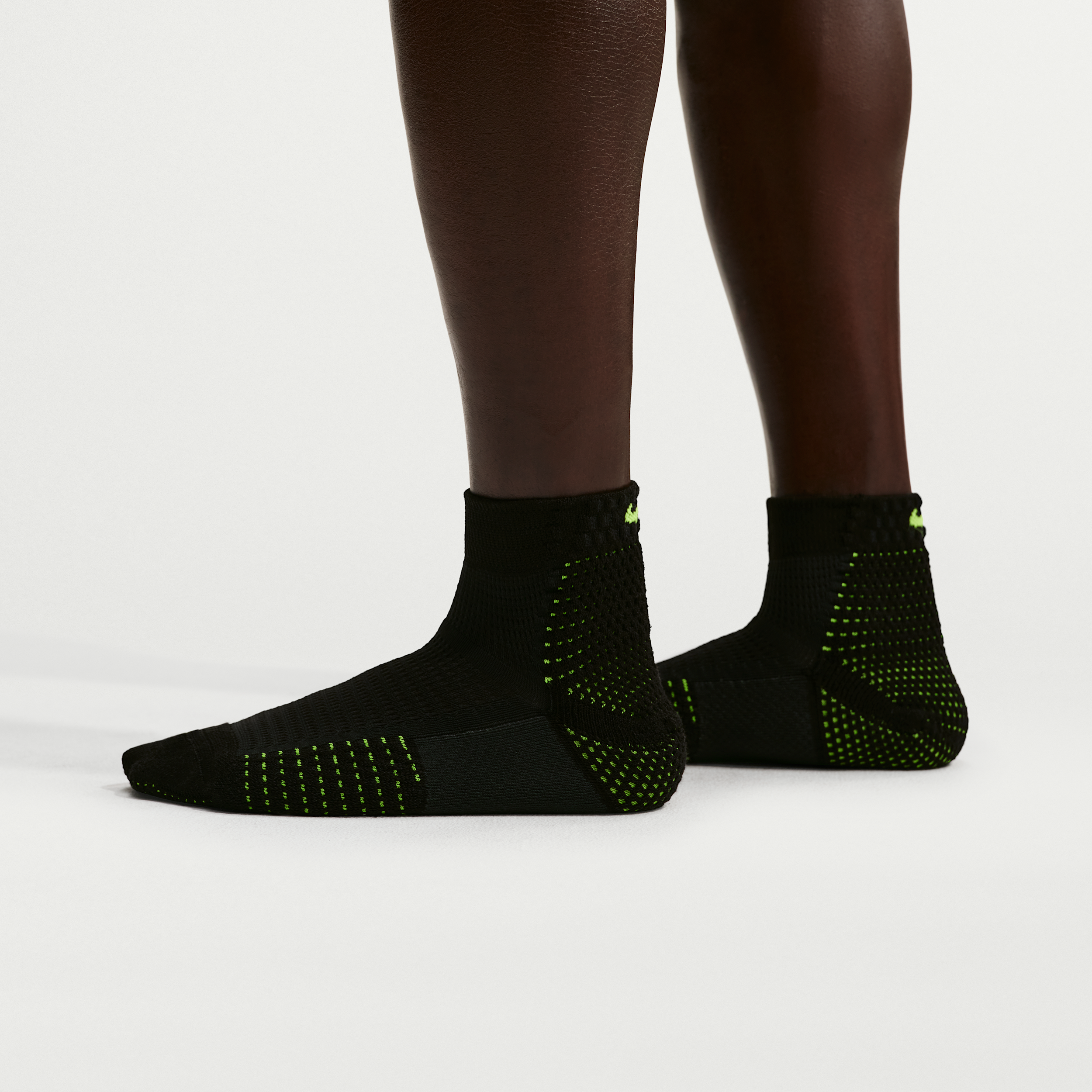 Nike Unisex Unicorn Dri-FIT ADV Cushioned Ankle Socks (1 Pair) in Black | DQ7597-014