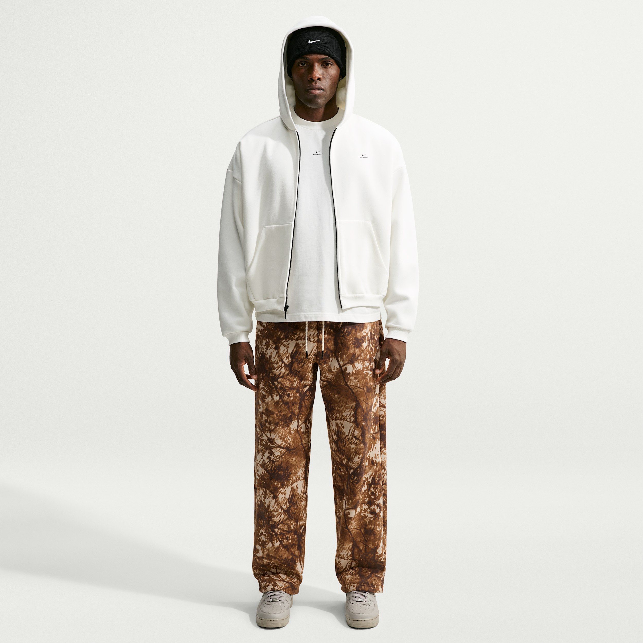 Nike Men's Standard Issue Brushed Open Hem Basketball Pants in Brown | IM5871-253