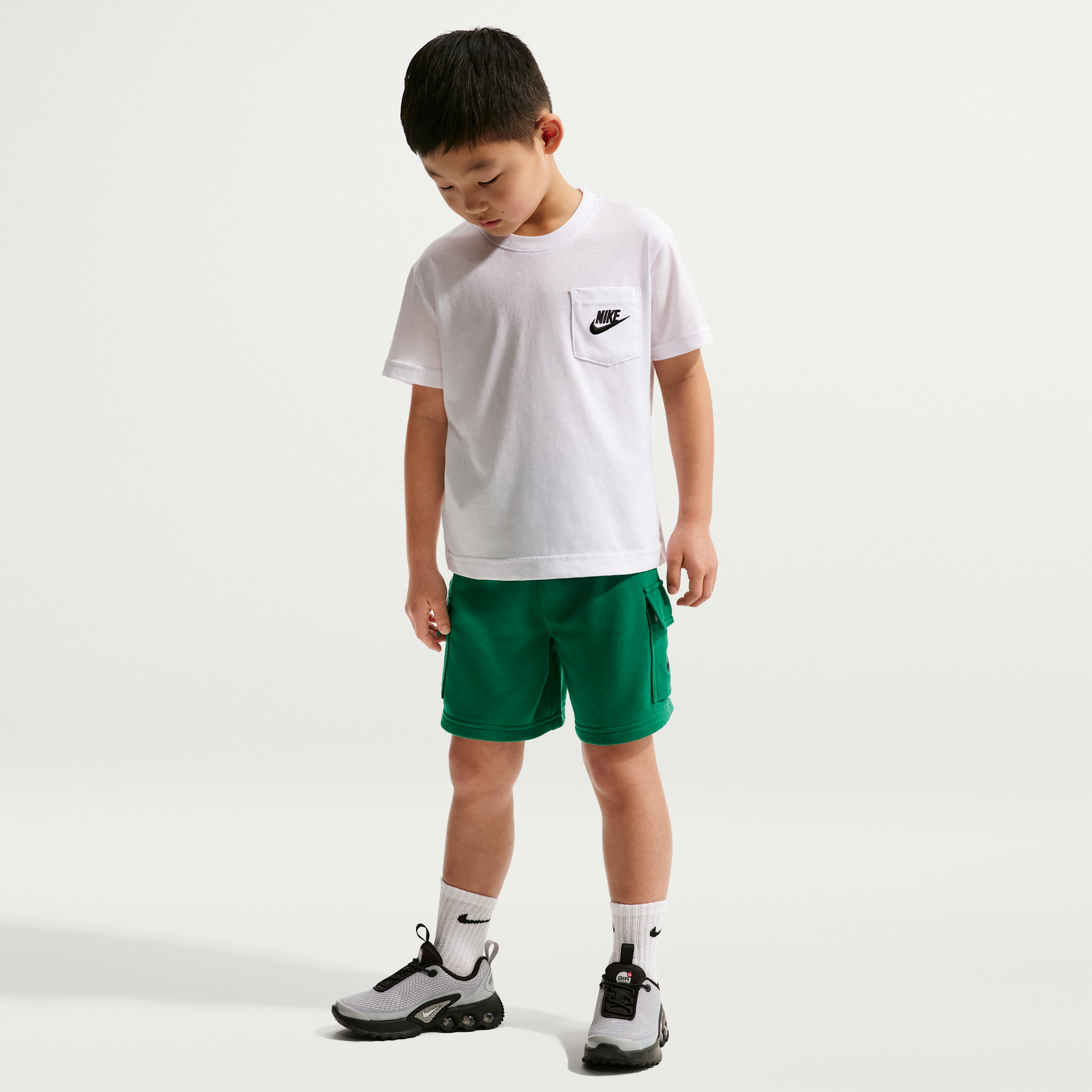 Nike Sportswear Little Kids' Pocket T-Shirt and French Terry Shorts Set in Green | 86N041-EJ1