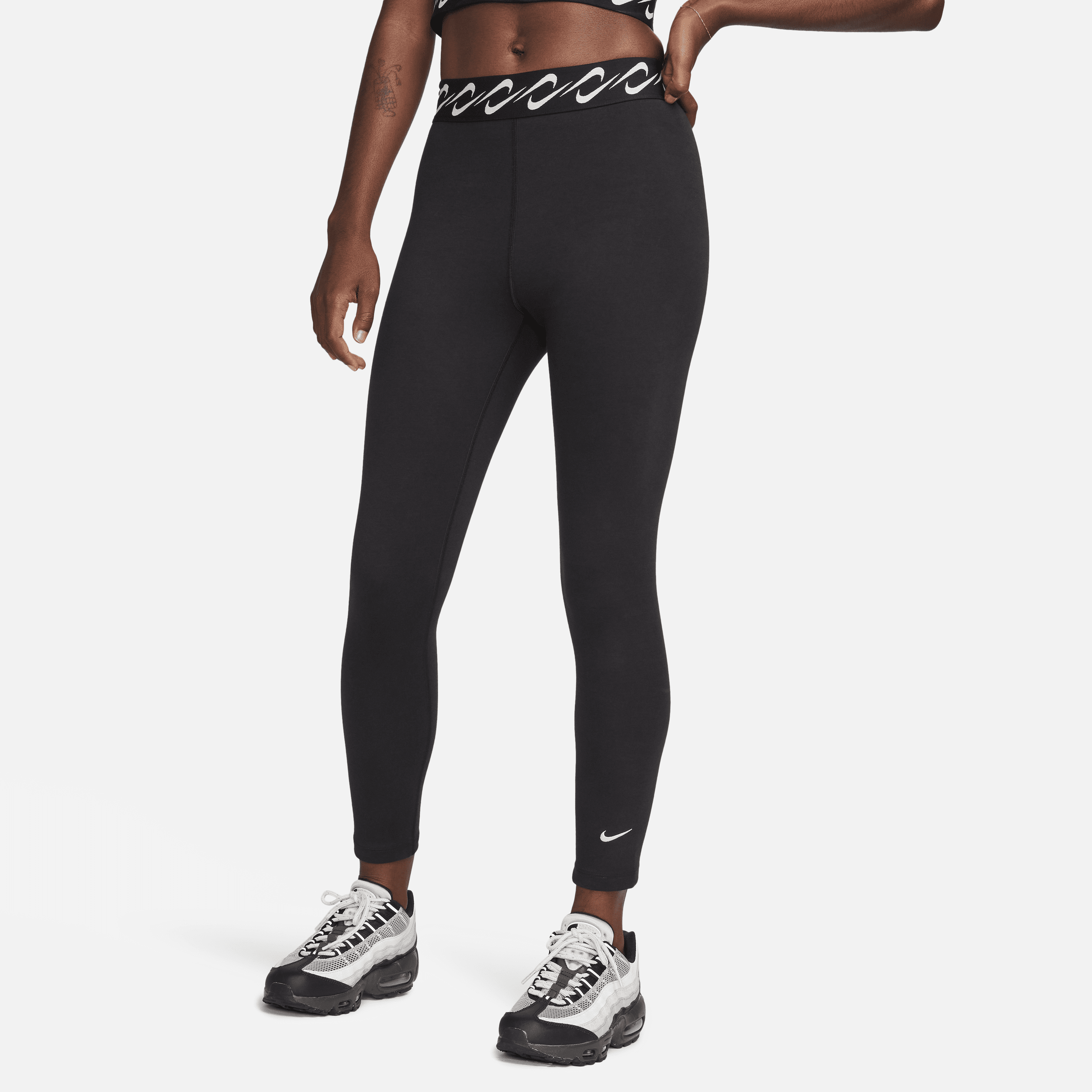 Nike Women's  Sportswear Classic Swoosh High-waisted 7/8 Leggings In Black