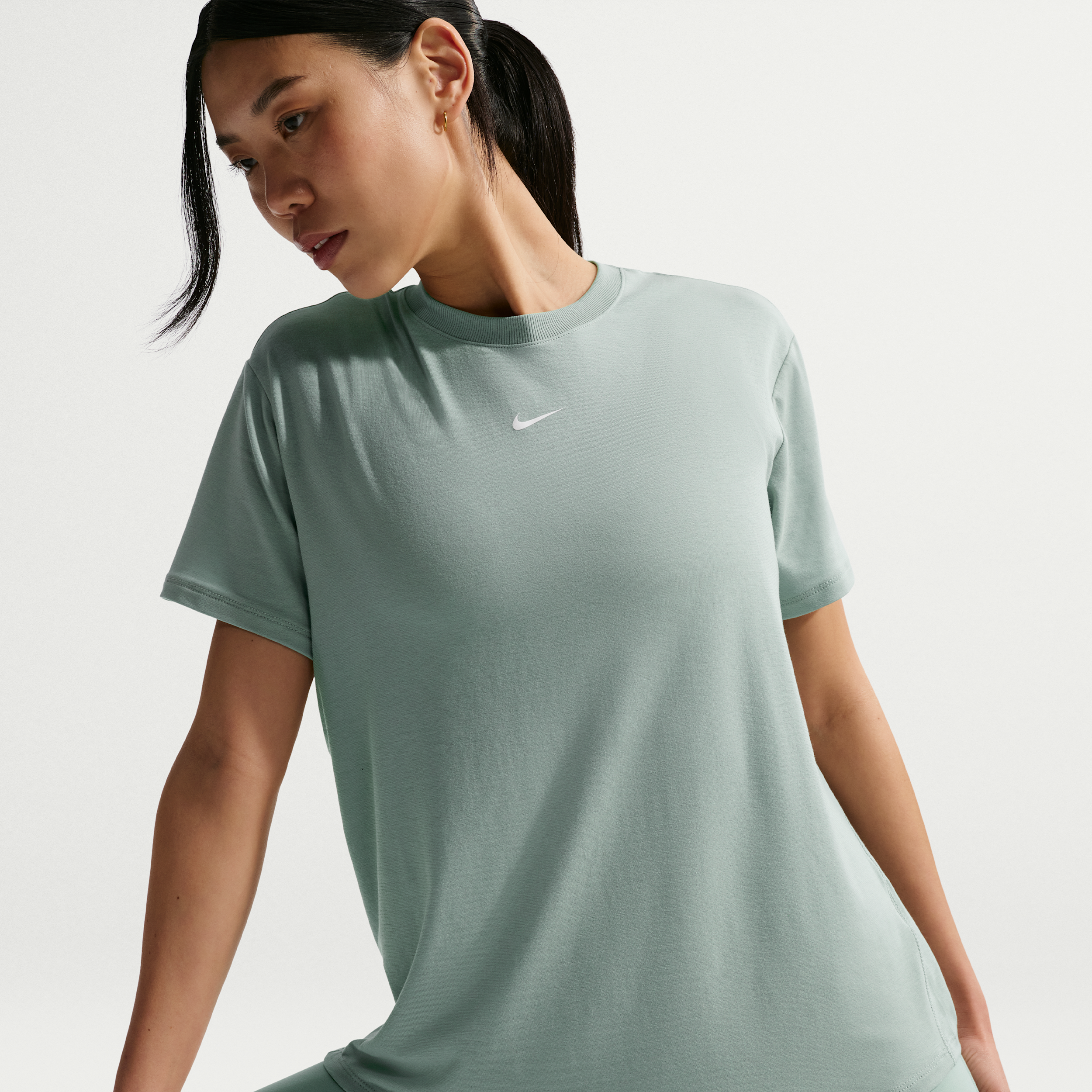 Nike Women's One Relaxed Dri-FIT Short-Sleeve Top in Green | FN2814-007