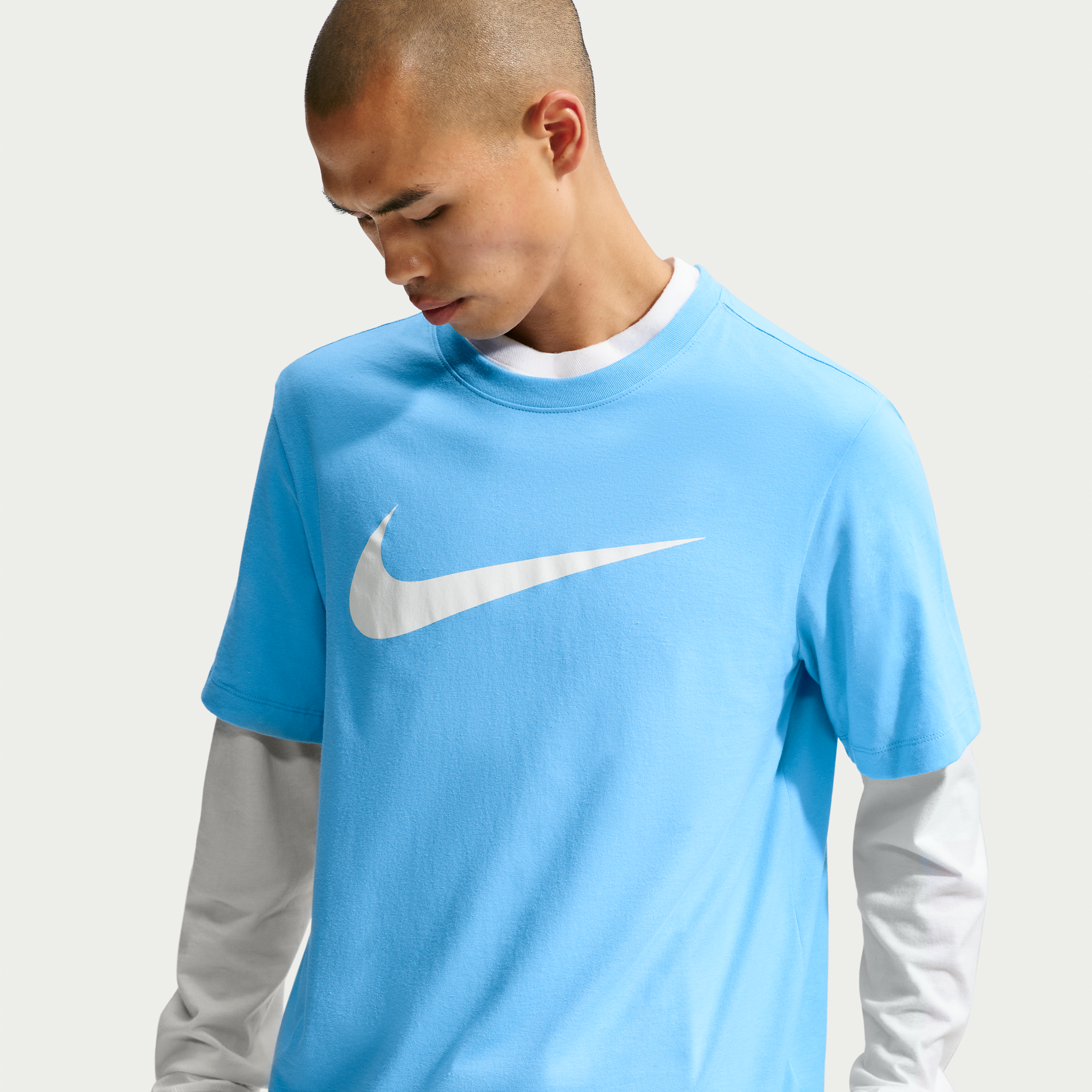 Men's Nike Sportswear Swoosh T-Shirt in Blue | DC5094-497