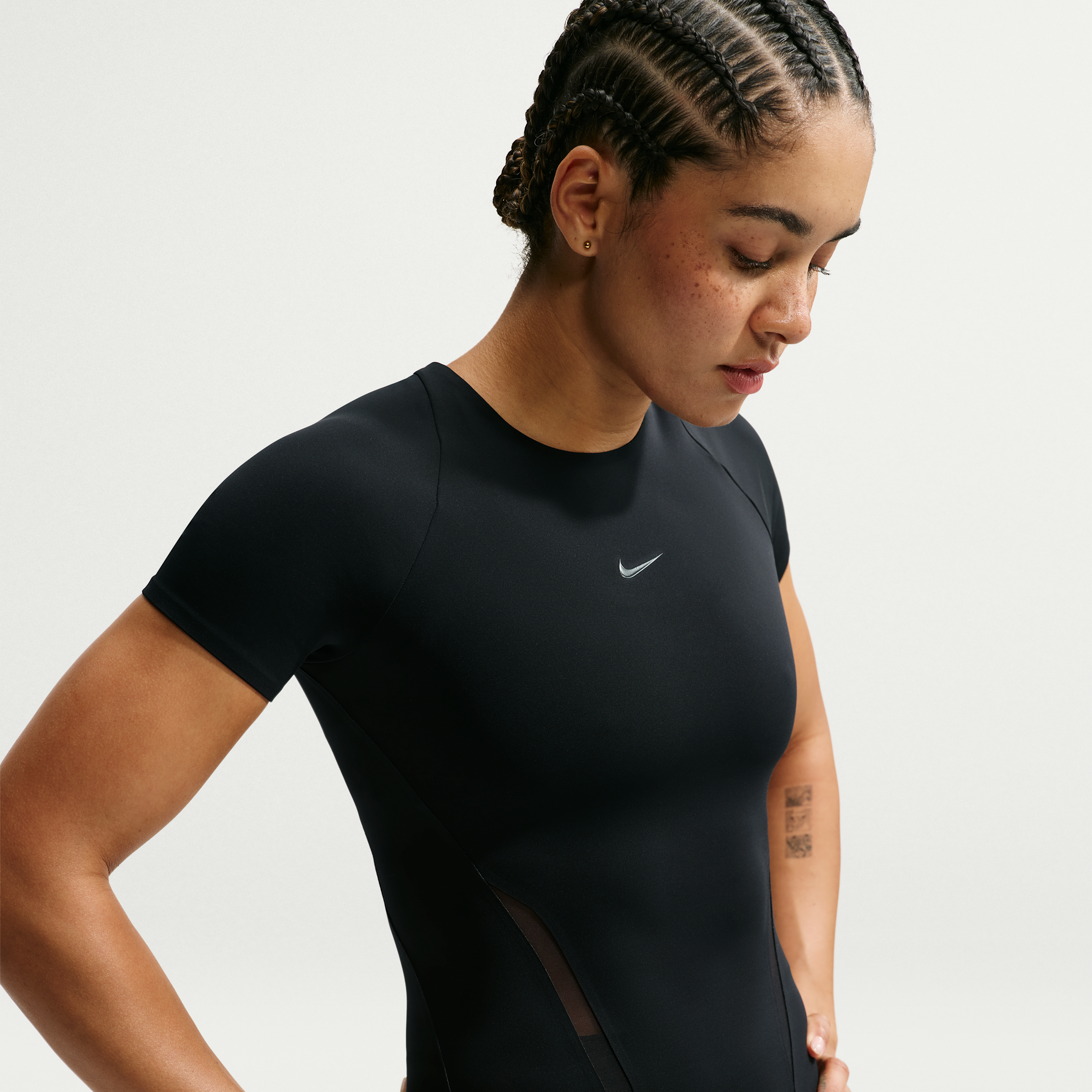 Nike Women's Universa Mesh Short-Sleeve Top, Medium, Black/Anthracite