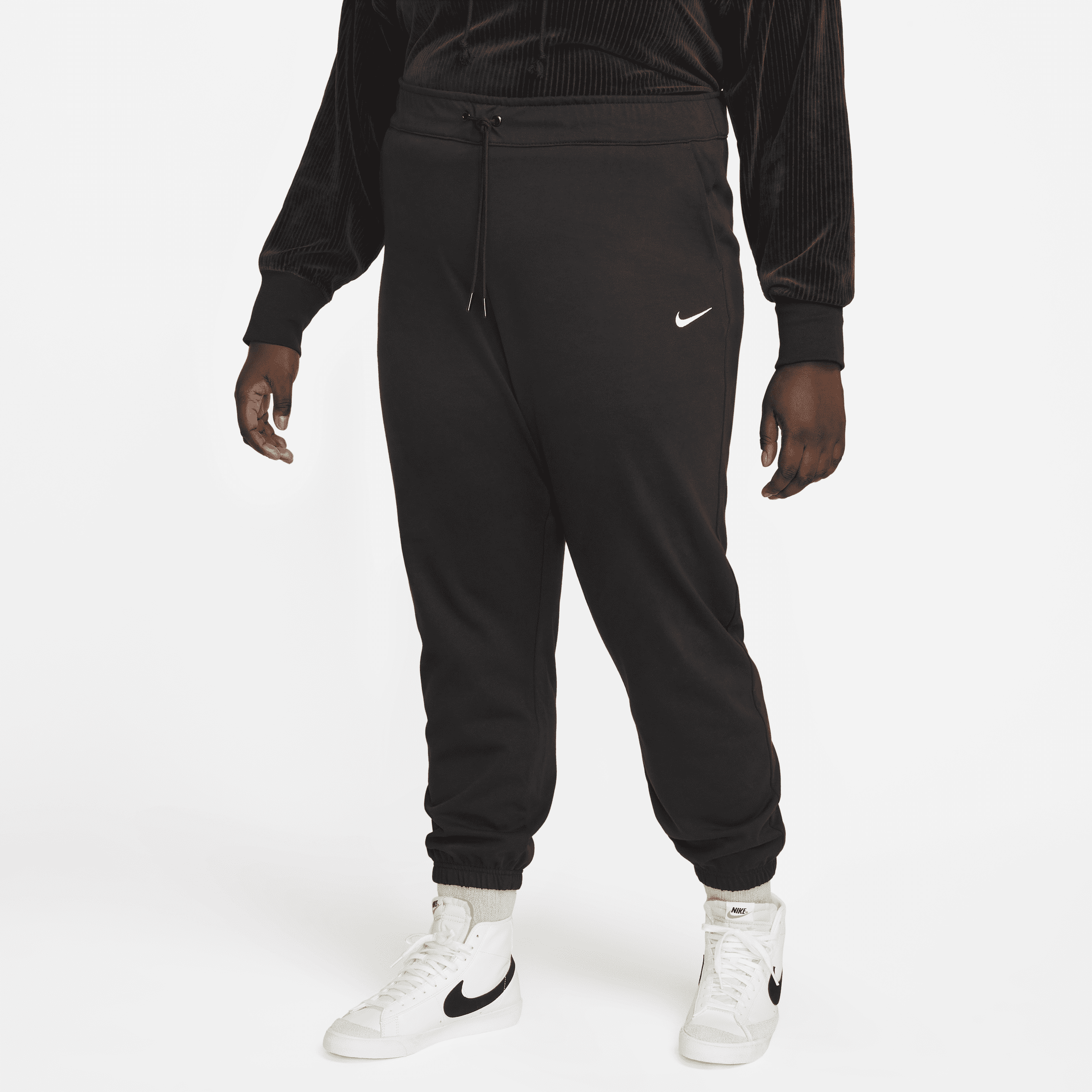 Nike Women's  Sportswear Easy Jogger Pants (plus Size) In Black