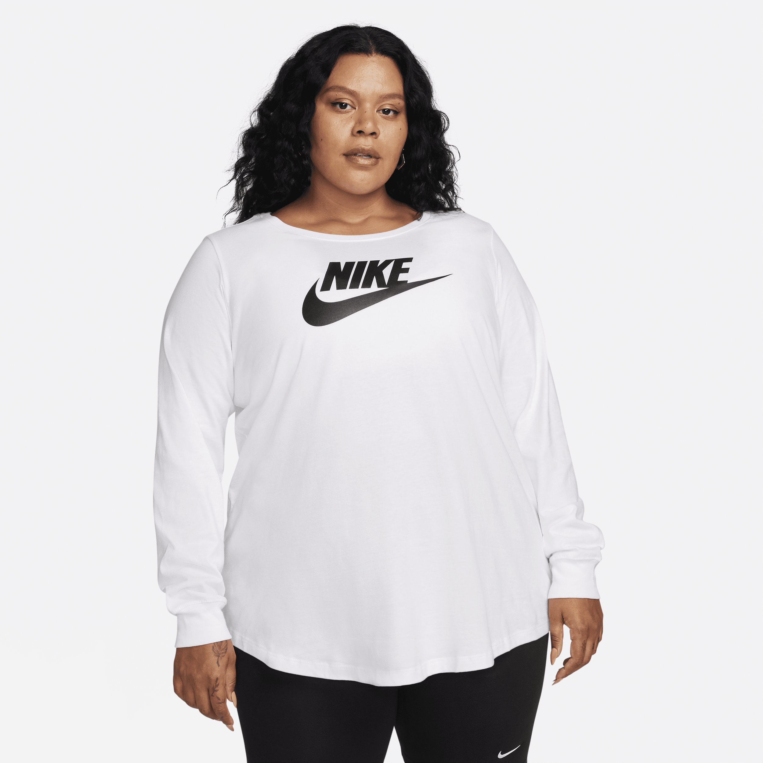 Nike Women's  Sportswear Club Long-sleeve T-shirt (plus Size) In White