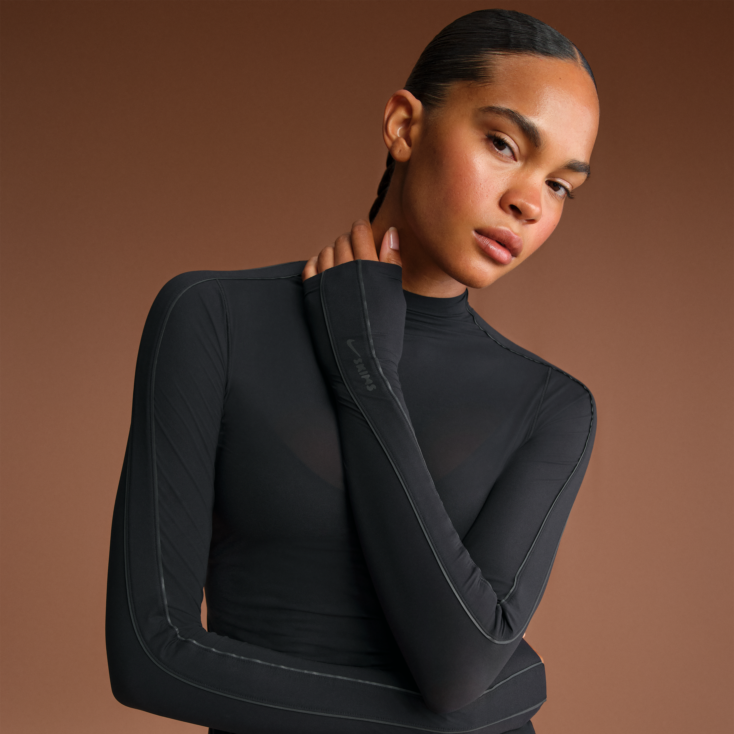 Nike Women'sskims Weightless Layers Mock-neck Long-sleeve Top In Black