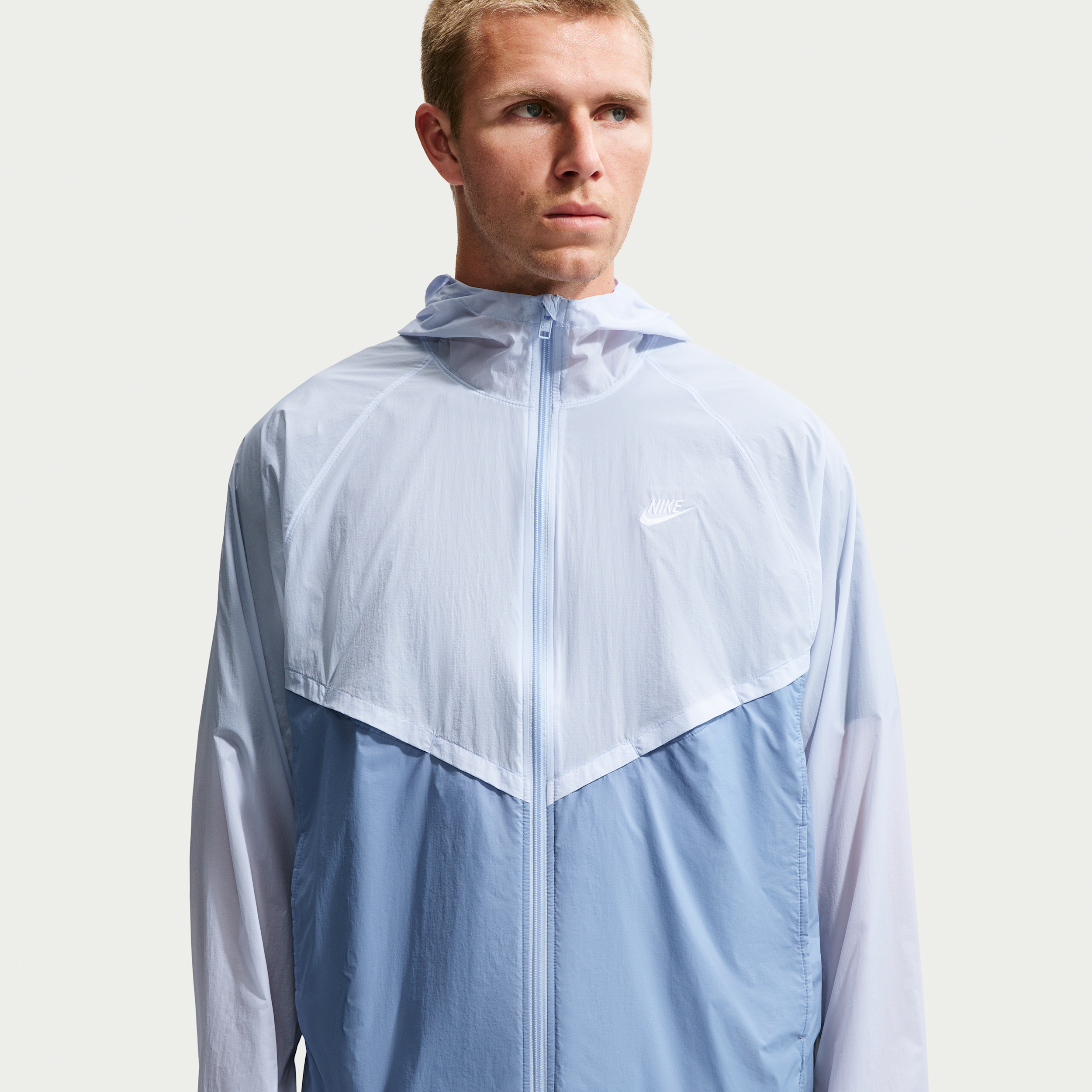 Nike Men's Windrunner Unlined UV Full-Zip Jacket in Hydrogen Blue/Work Blue/White Size: Medium