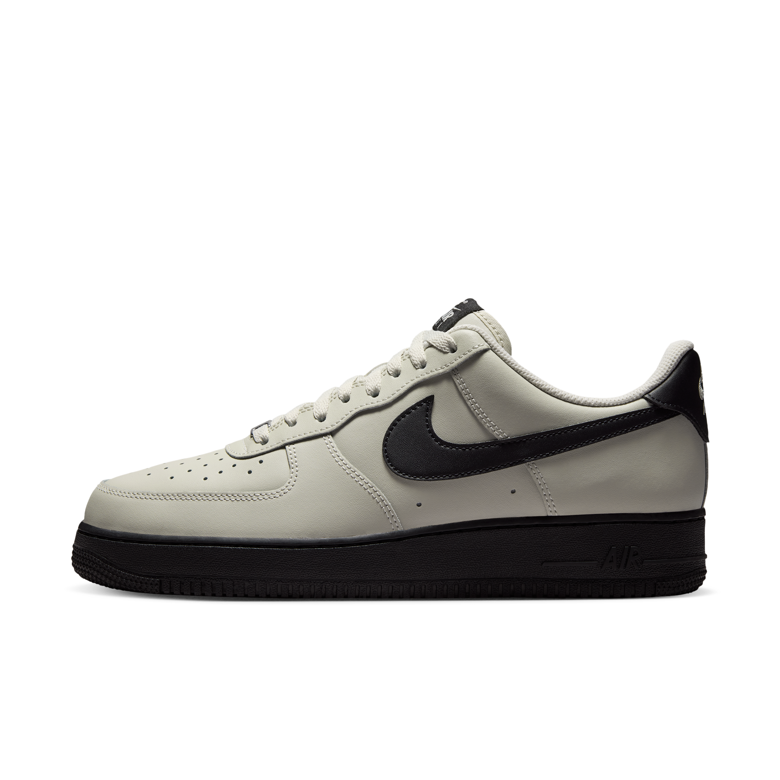 Nike Men's Air Force 1 '07 Shoes in Grey | FJ4146-005