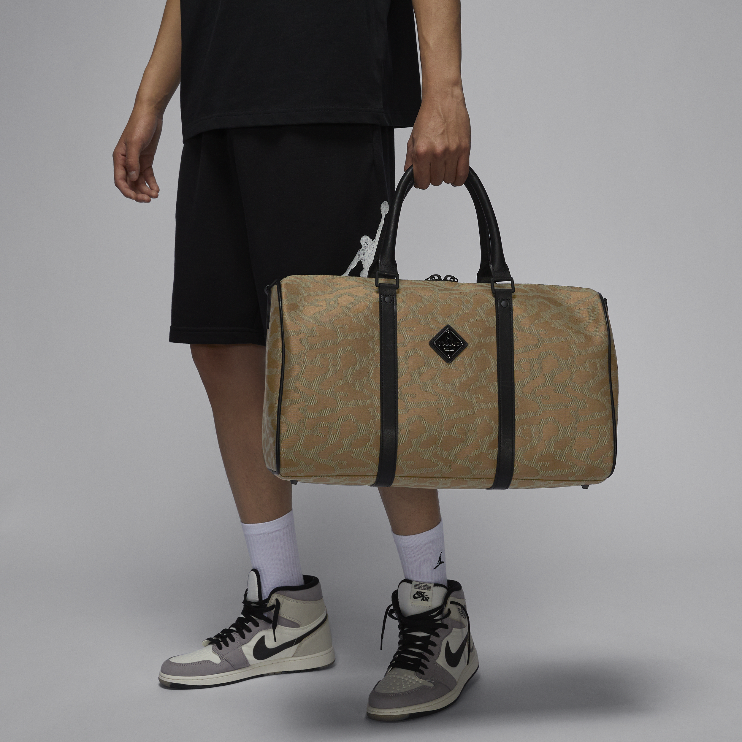 Jordan Men's Icon Duffle Bag (25l) In Brown