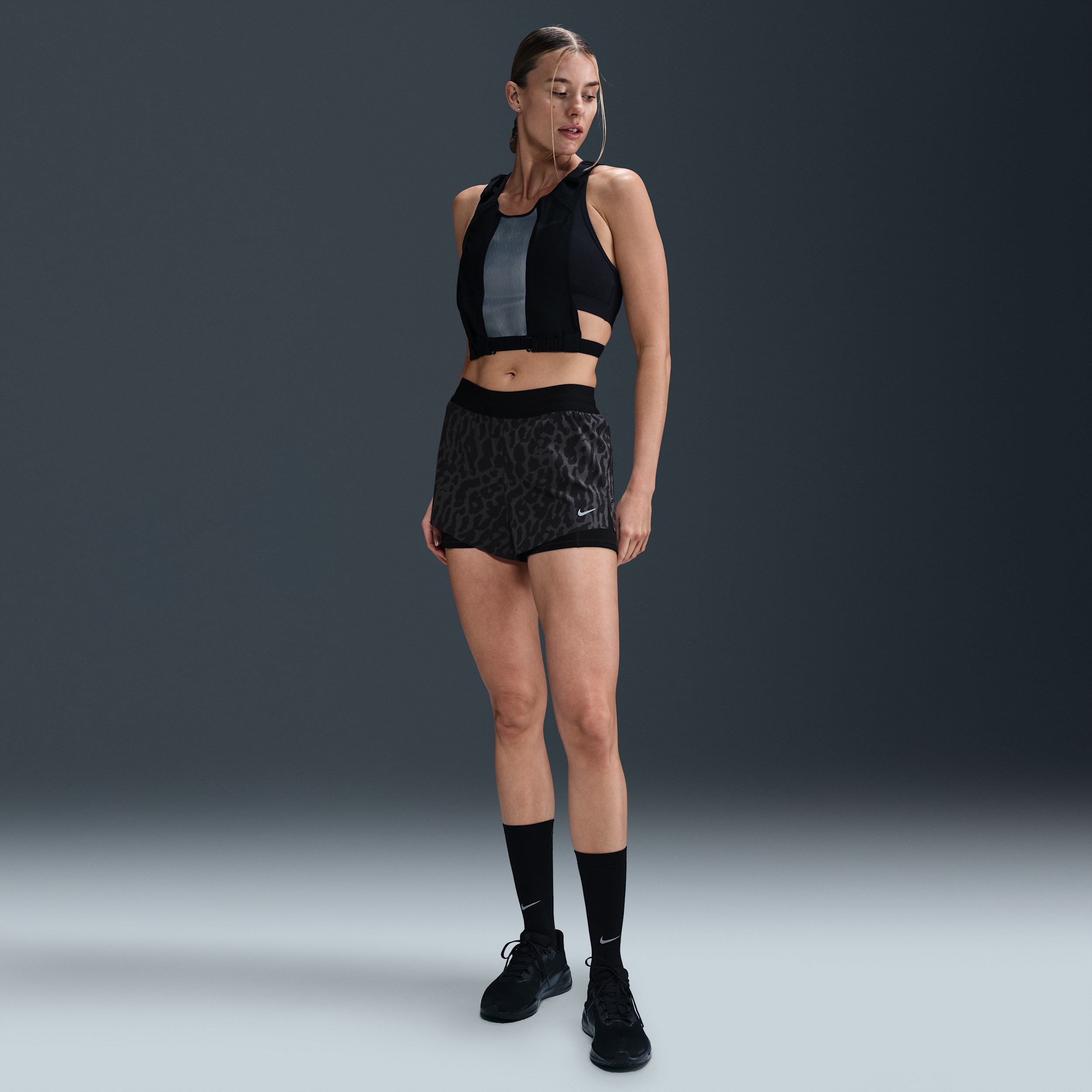Nike Women's Swift Dri-fit Mid-rise 2-in-1 Printed Running Shorts In Black