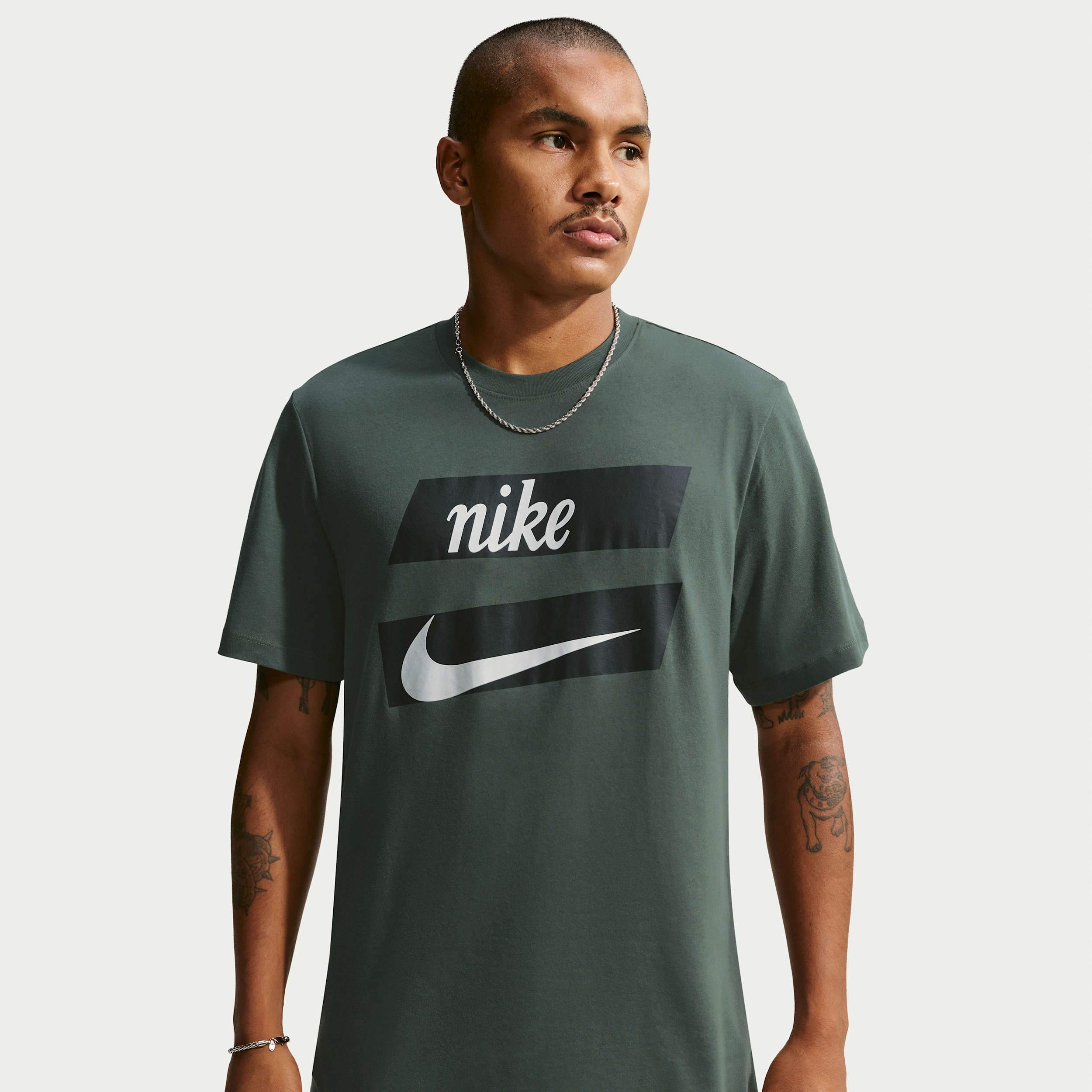 Men's Nike Sportswear T-Shirt in Green | IM5619-303